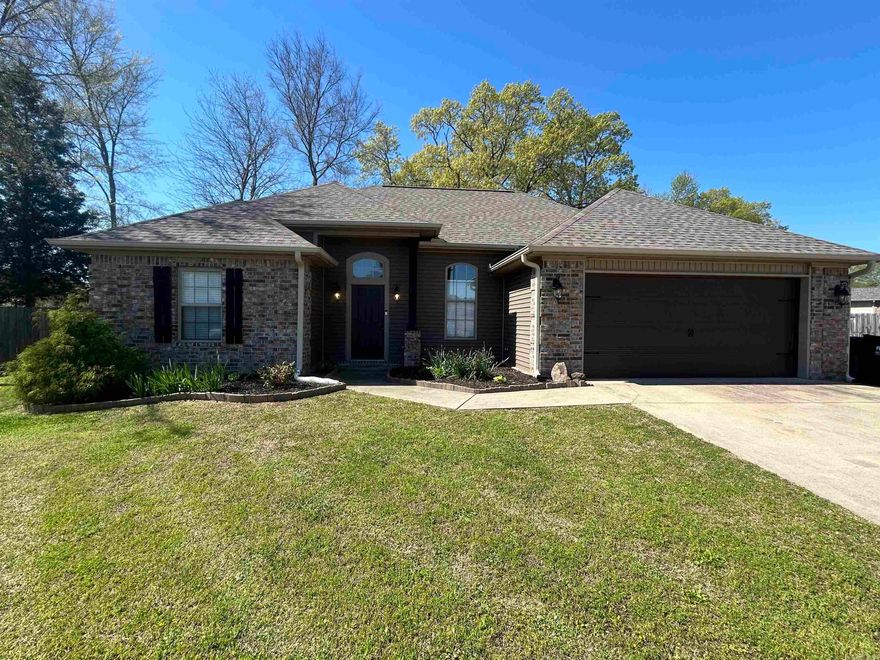 Welcome to this charming 3-bedroom, 2-bathroom home in Haskell, AR. This cozy house offers a garage for convenient parking, a fire pit for outdoor gatherings, and even includes lawncare for easy maintenance. With pets allowed, this home is perfect for those looking for a comfortable and pet-friendly living space. Don't miss out on the opportunity to make this house your new home sweet home. Contact us today for more information and to schedule a tour.