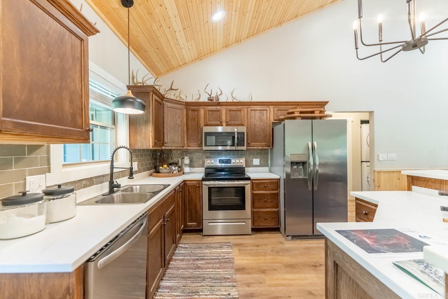 SPRING RIVER LANDING - Residential