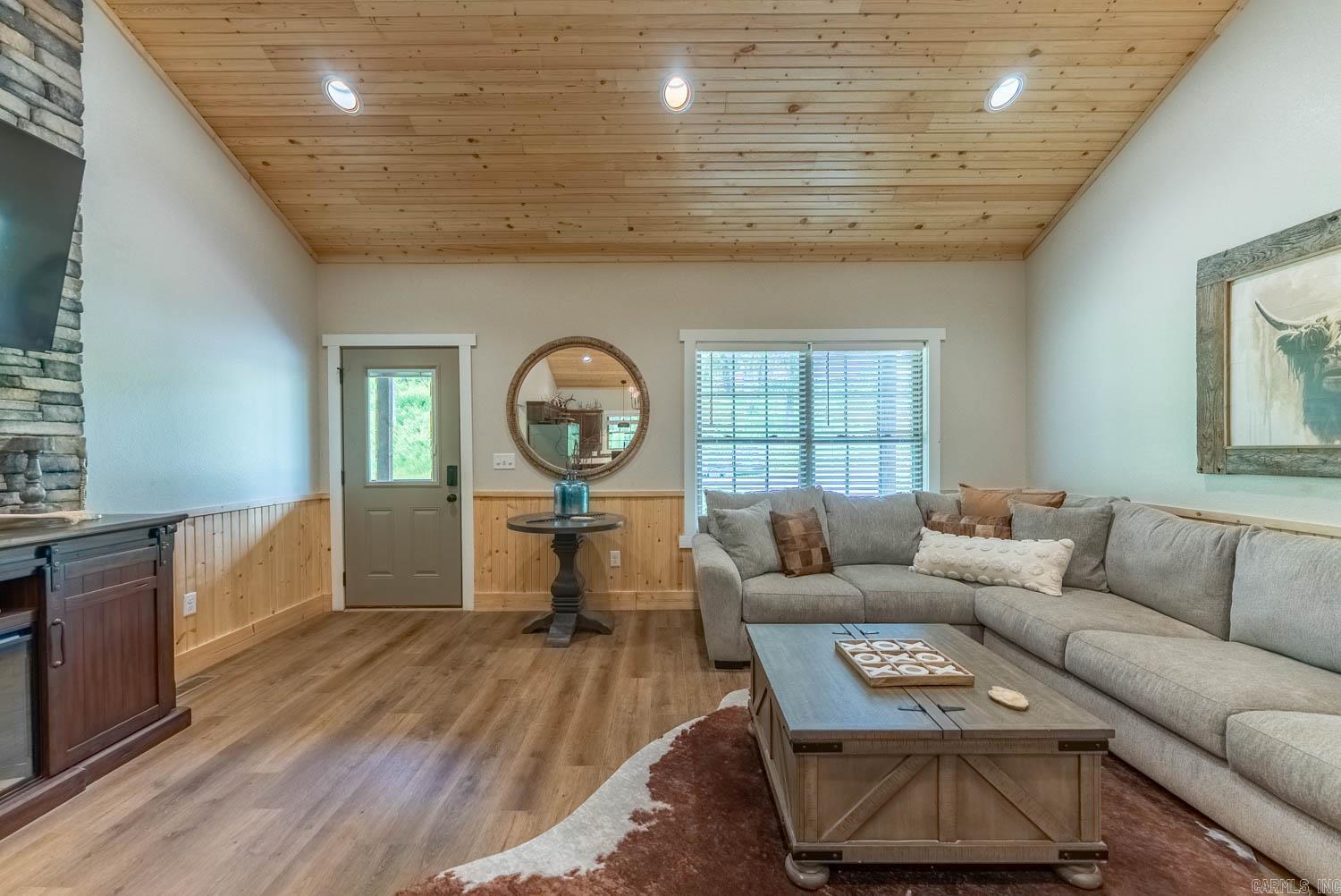 SPRING RIVER LANDING - Residential