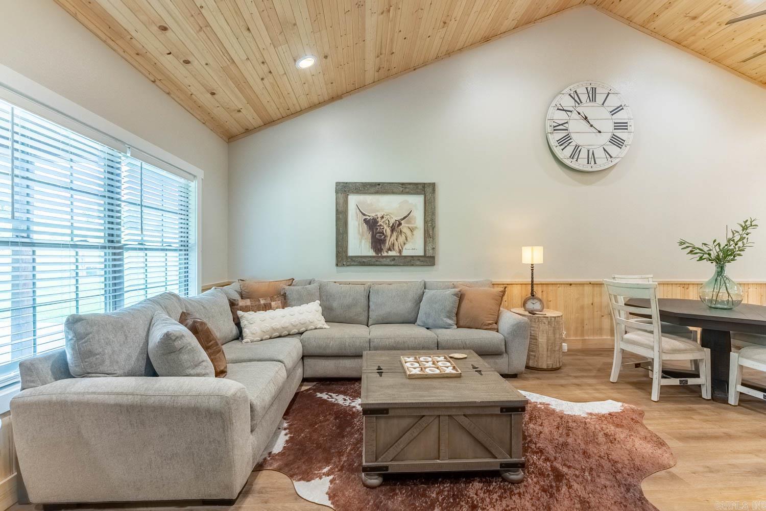 SPRING RIVER LANDING - Residential