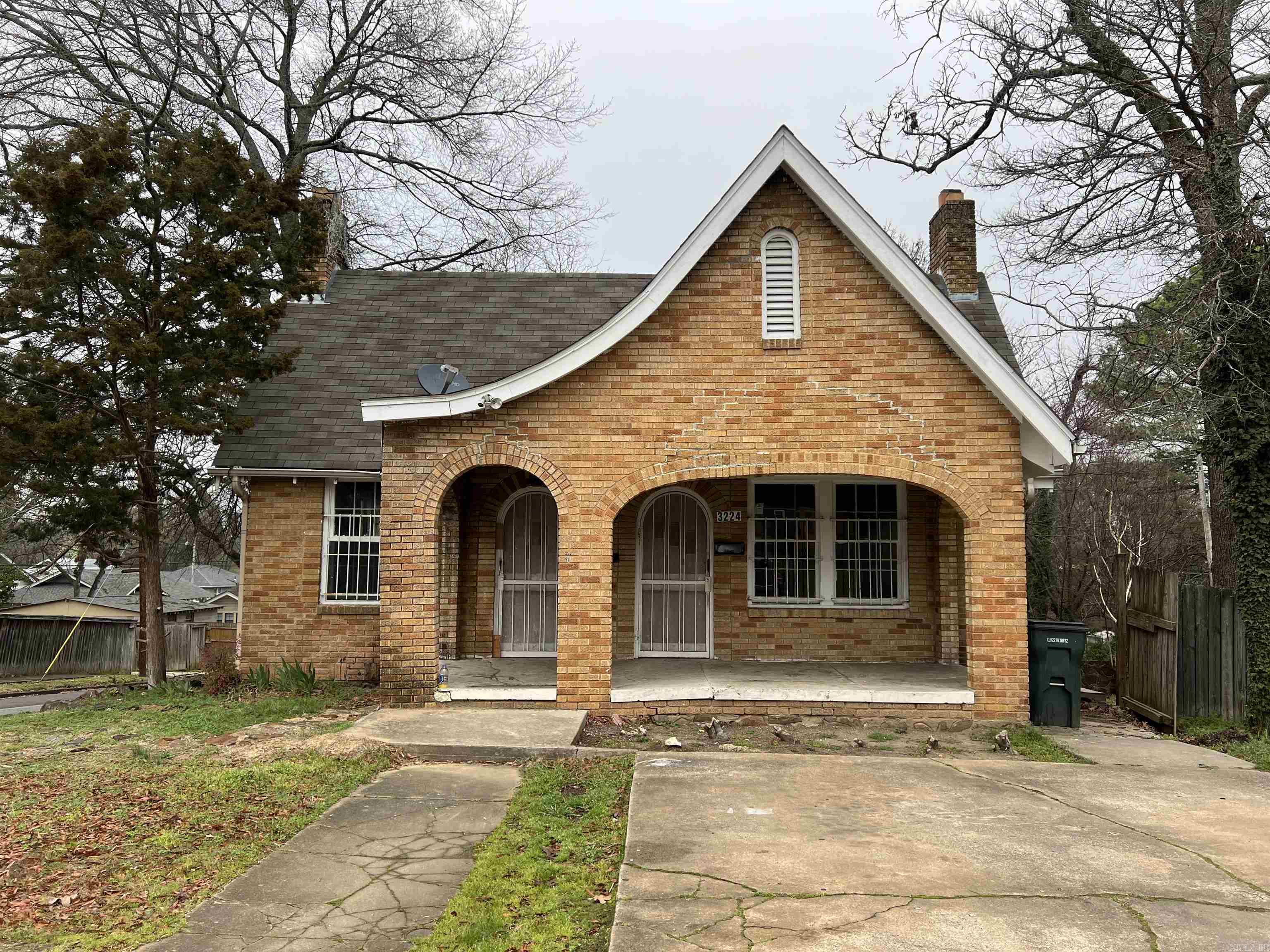 nvestor Special! This charming duplex offers incredible potential for the savvy investor or handy homeowner. Featuring 2 units, one with 2 bedrooms and 1 bathroom, this property is a diamond in the rough waiting for the right touch. Move in ready for potential renters or with a little TLC, it will go a long way in bringing this property to life. This is a perfect opportunity to rent, renovate and hold, or flip for profit. Separate entrances offer flexibility for rental income. Being sold AS-IS — bring your vision and make it shine!
