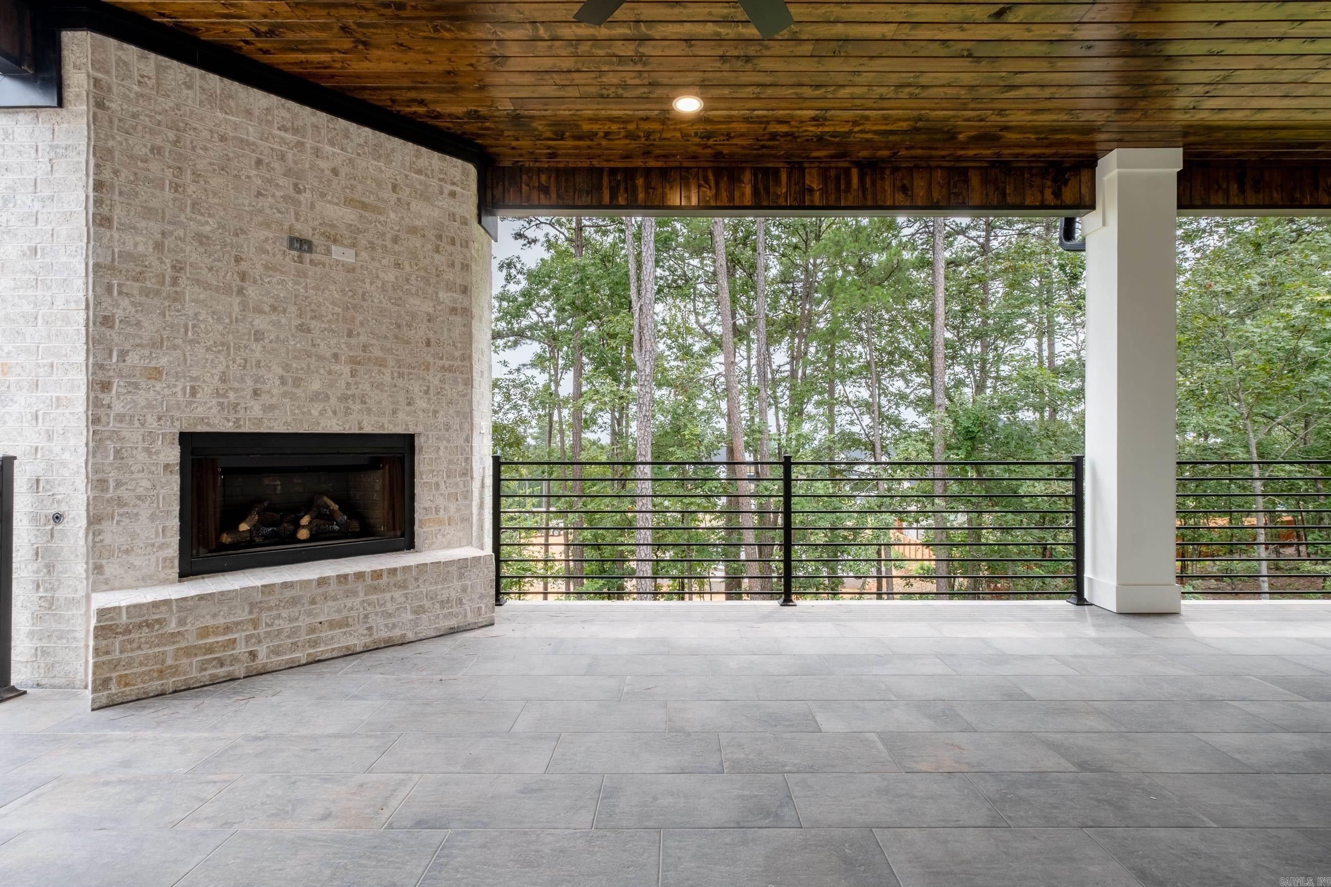 CHENAL VALLEY "FALSTONE COURT" - Residential