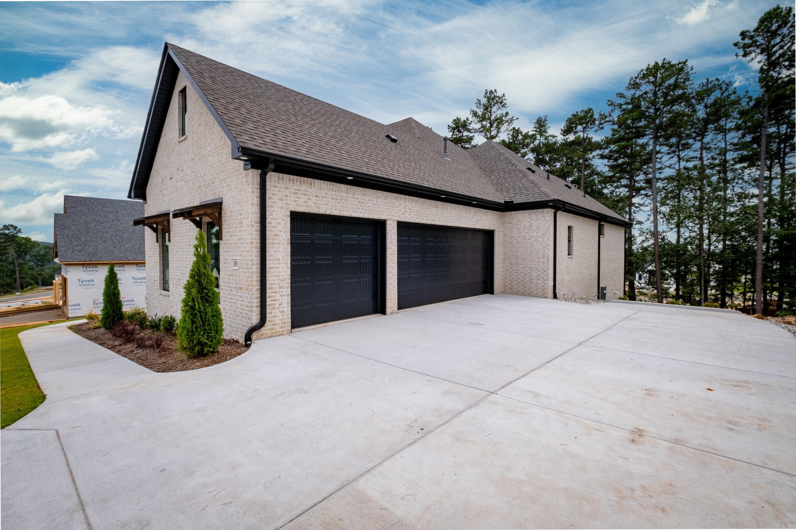 CHENAL VALLEY "FALSTONE COURT" - Residential