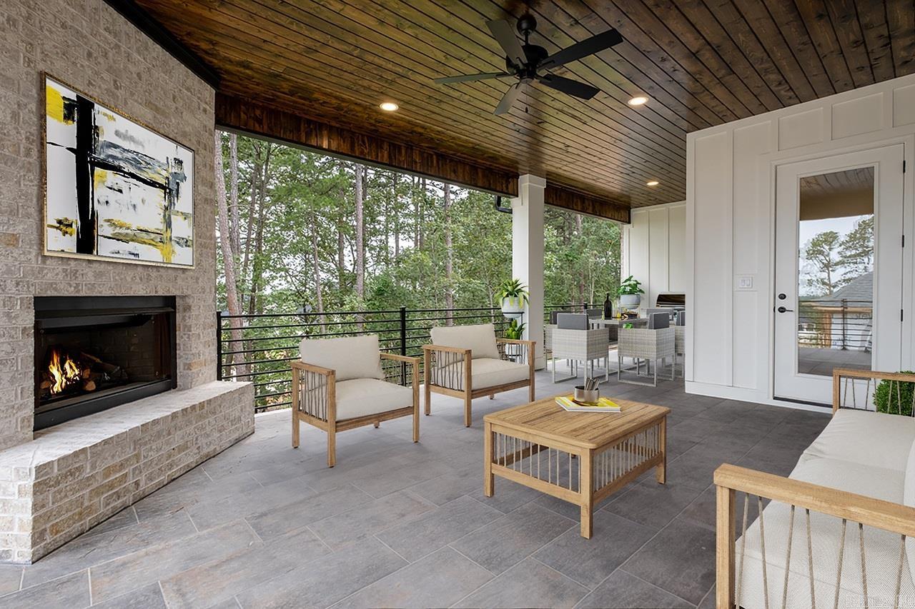 CHENAL VALLEY "FALSTONE COURT" - Residential