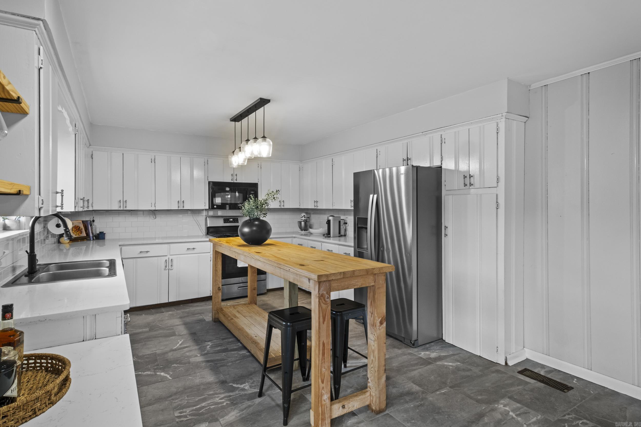 QUEEN MANOR ADDN - Residential