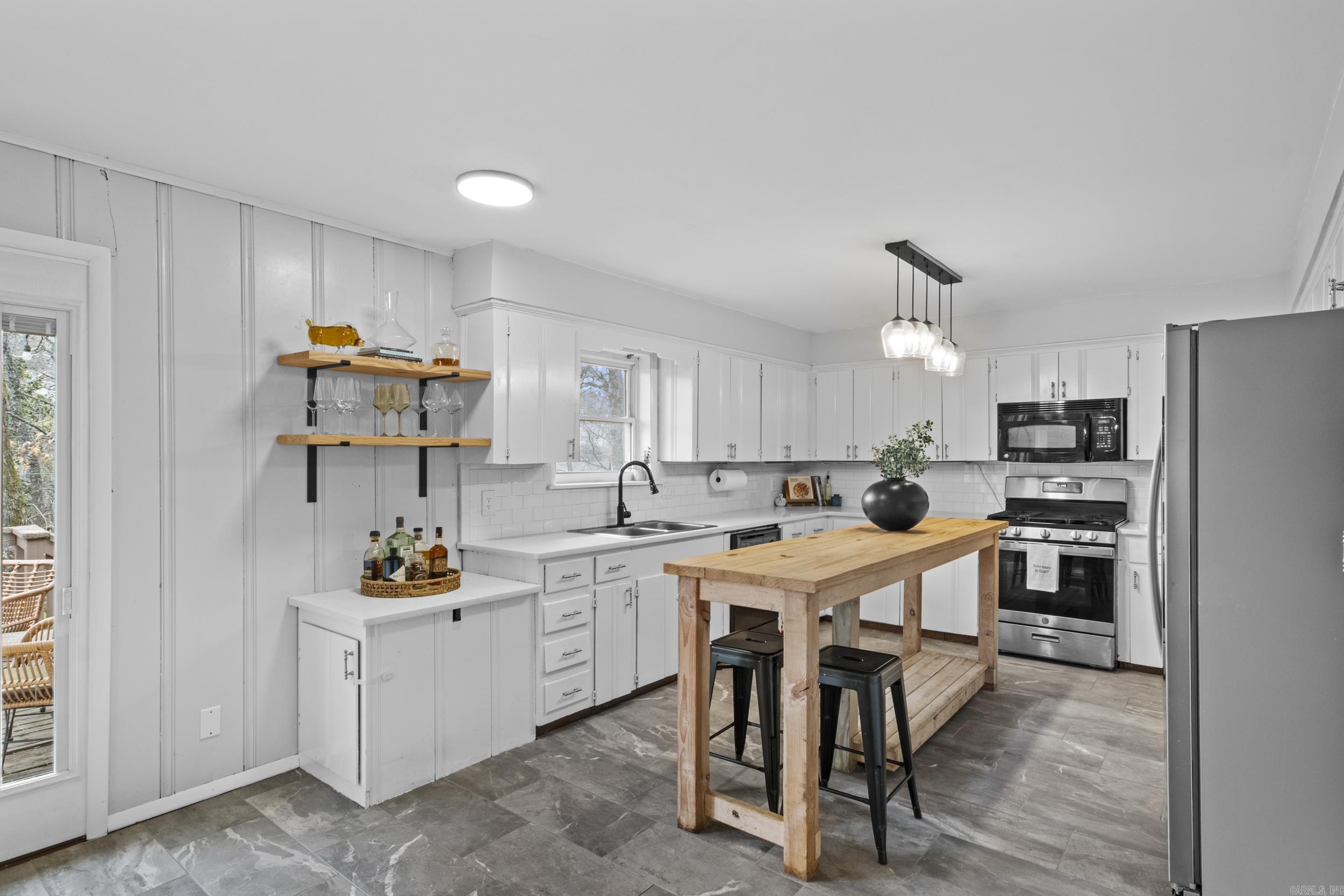 QUEEN MANOR ADDN - Residential