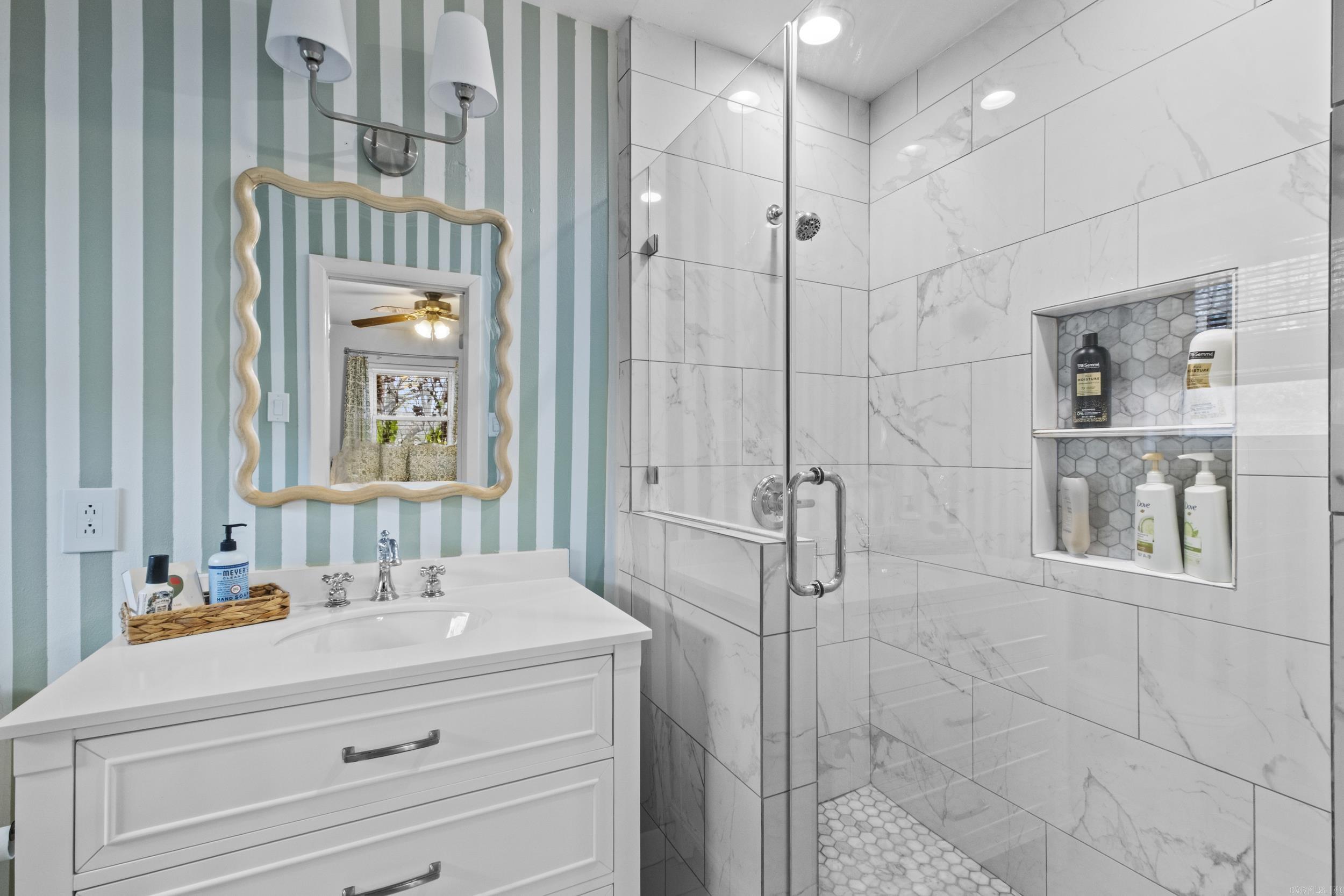 QUEEN MANOR ADDN - Residential