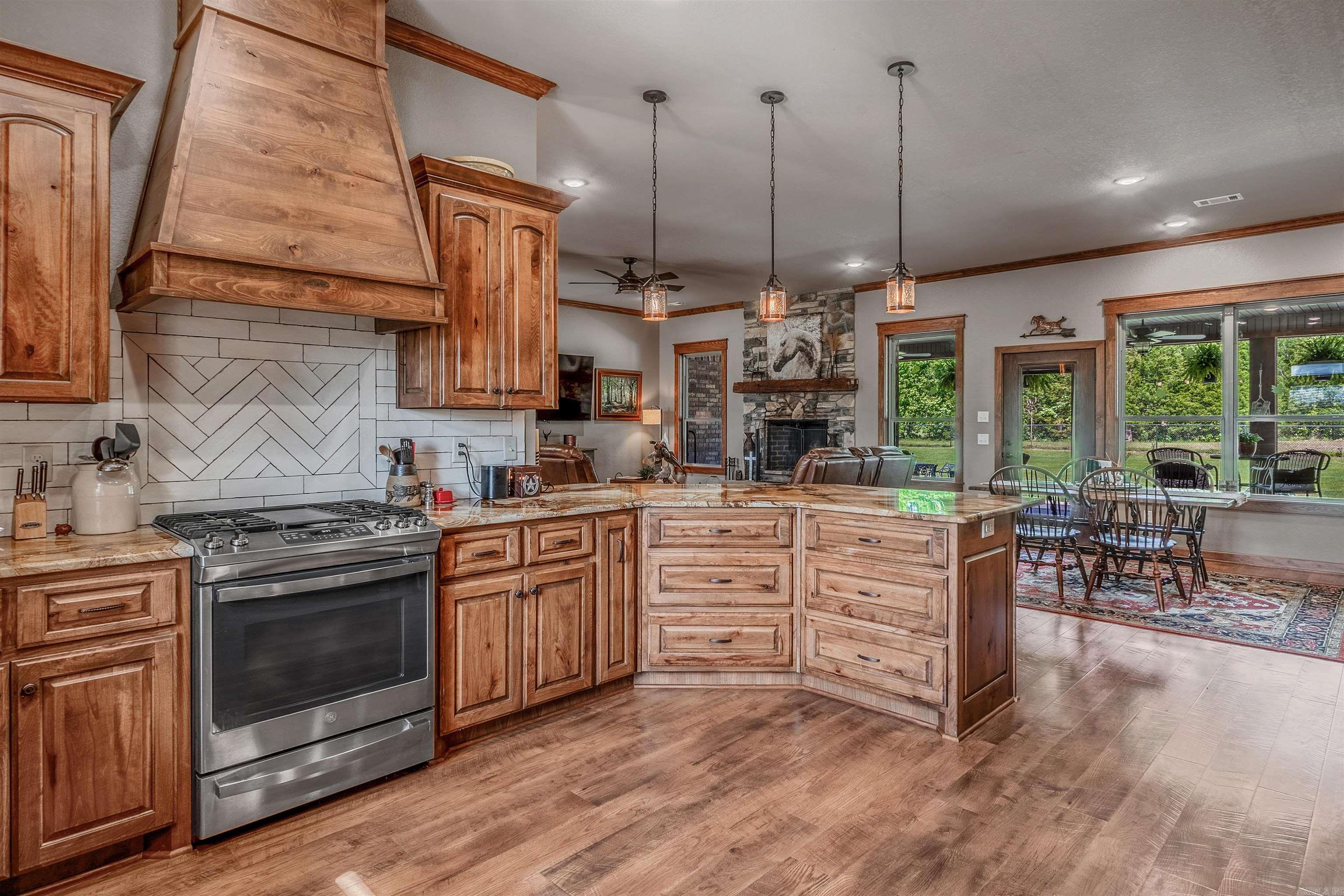 MOUNT TABOR ESTATES - Residential