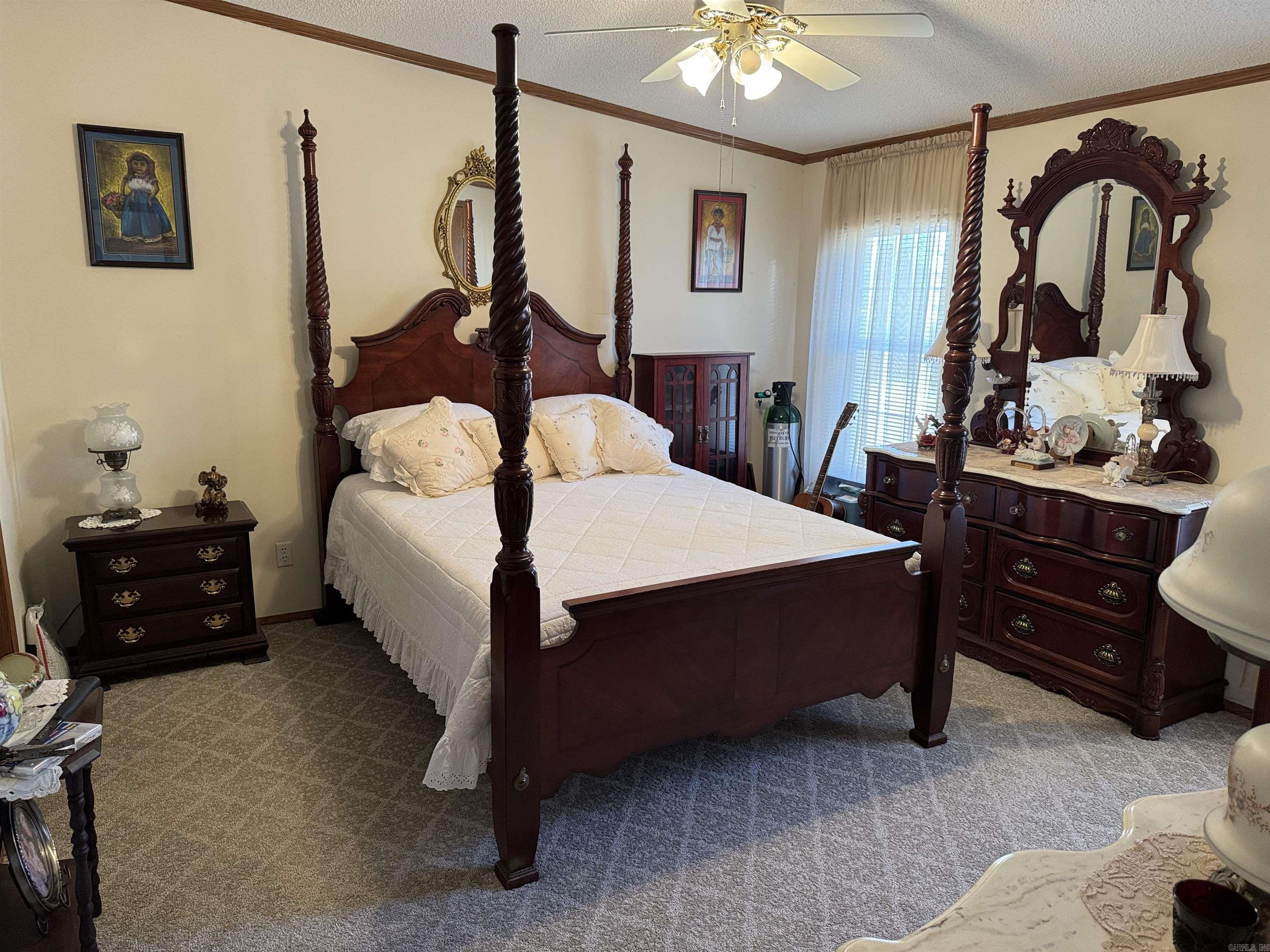 Pine Oaks Villa - Residential