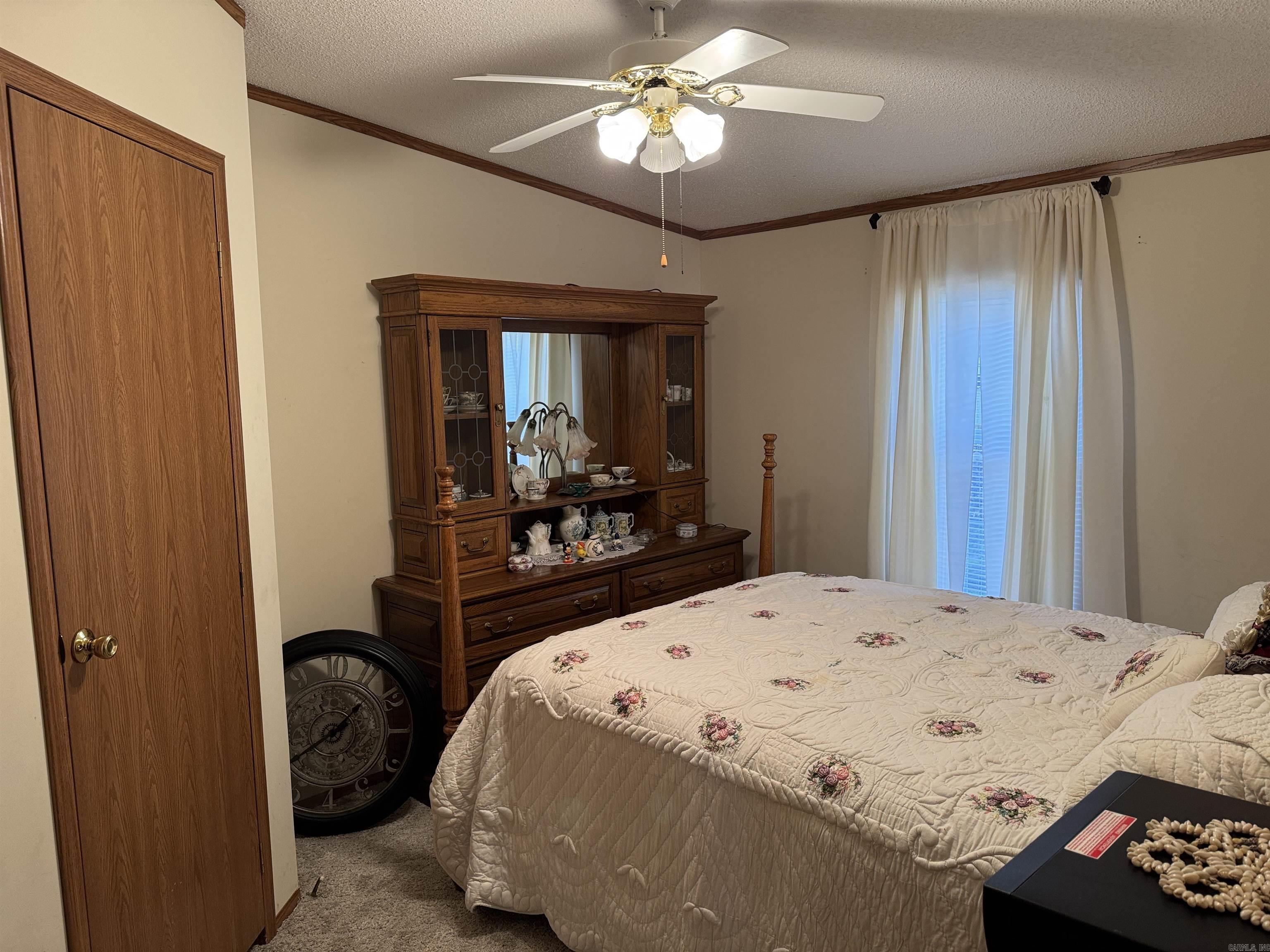 Pine Oaks Villa - Residential