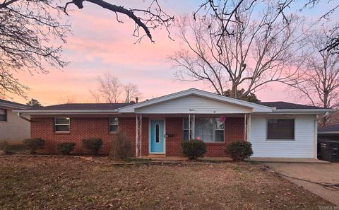 Photo of 18 Kaye Lane, Jacksonville, AR 72076 (MLS # 26006658)