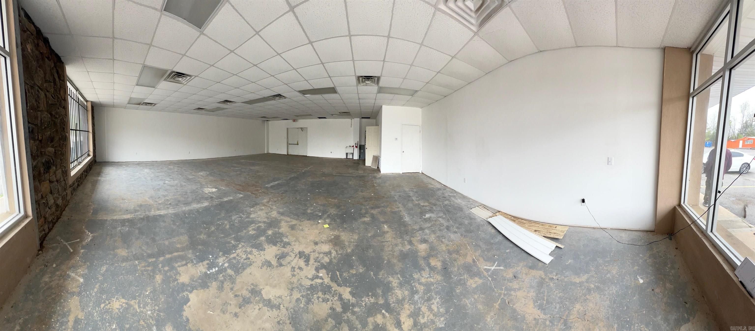 1N-13-27 - Residential Lease