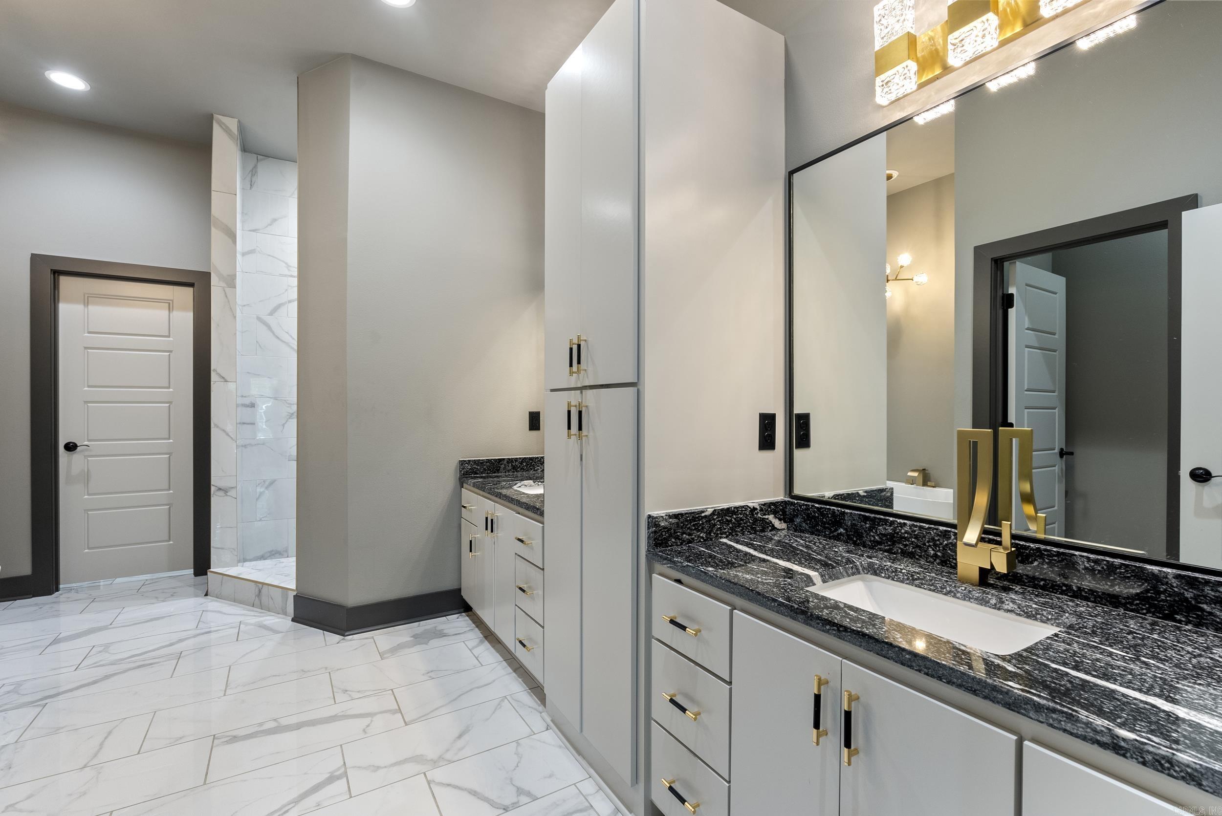 NORTHWOODS - Residential