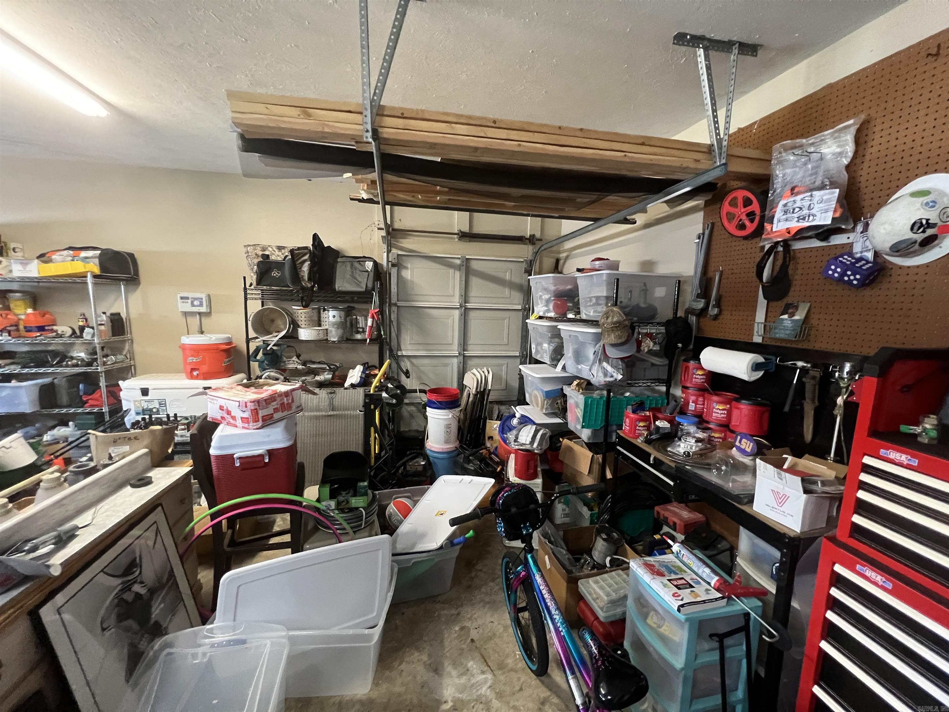 LOST CREEK - Residential