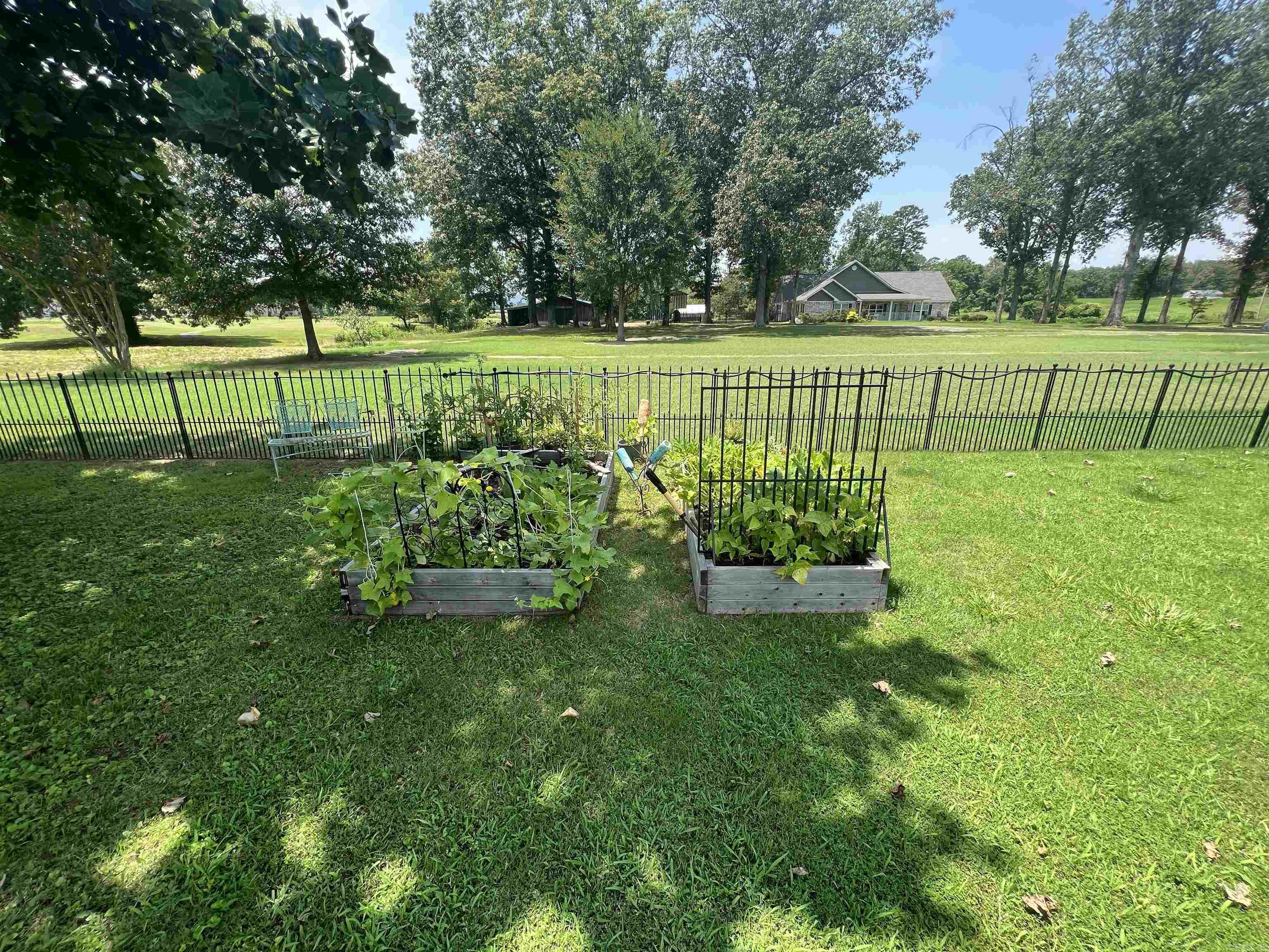 LOST CREEK - Residential