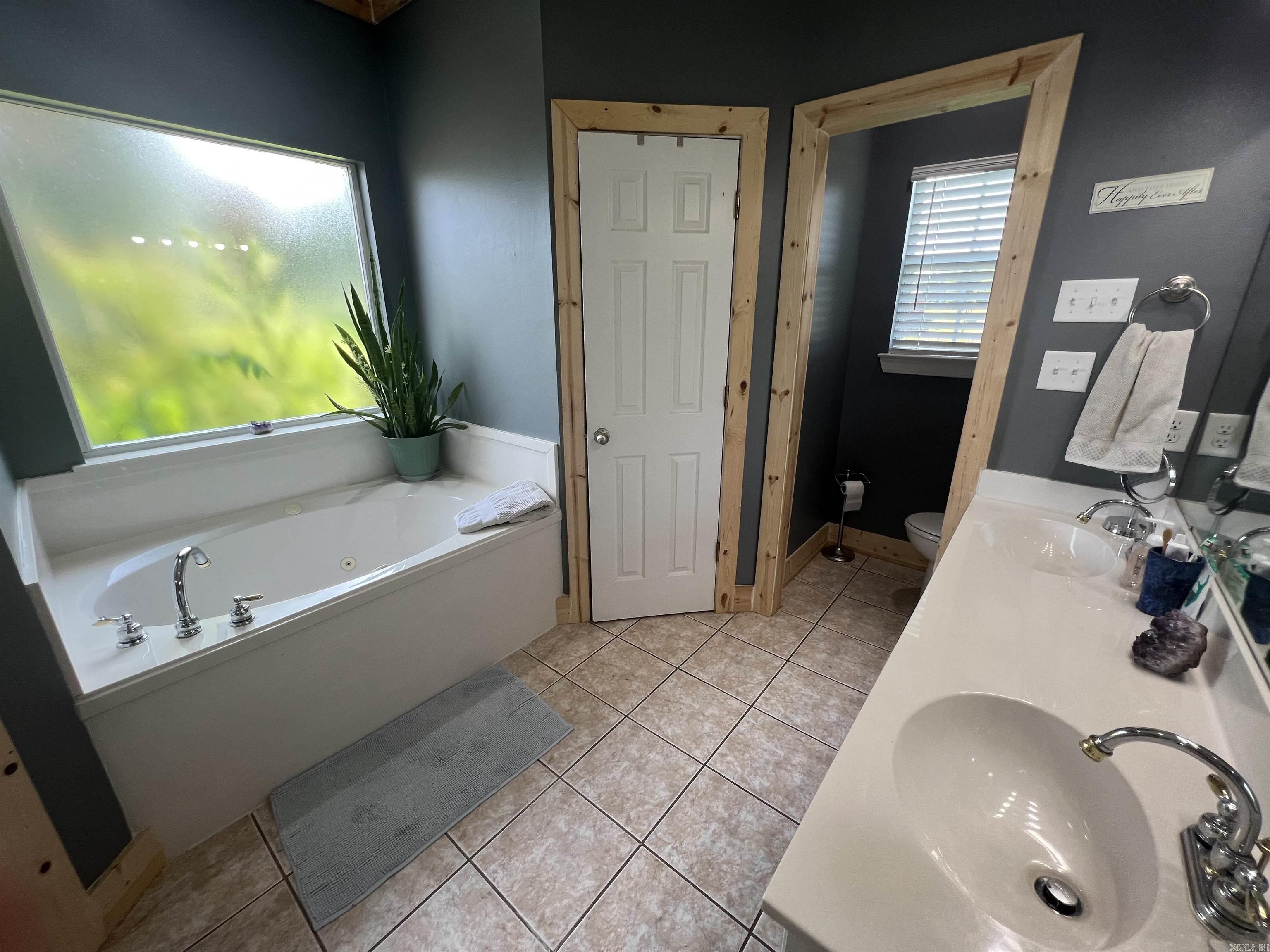 LOST CREEK - Residential