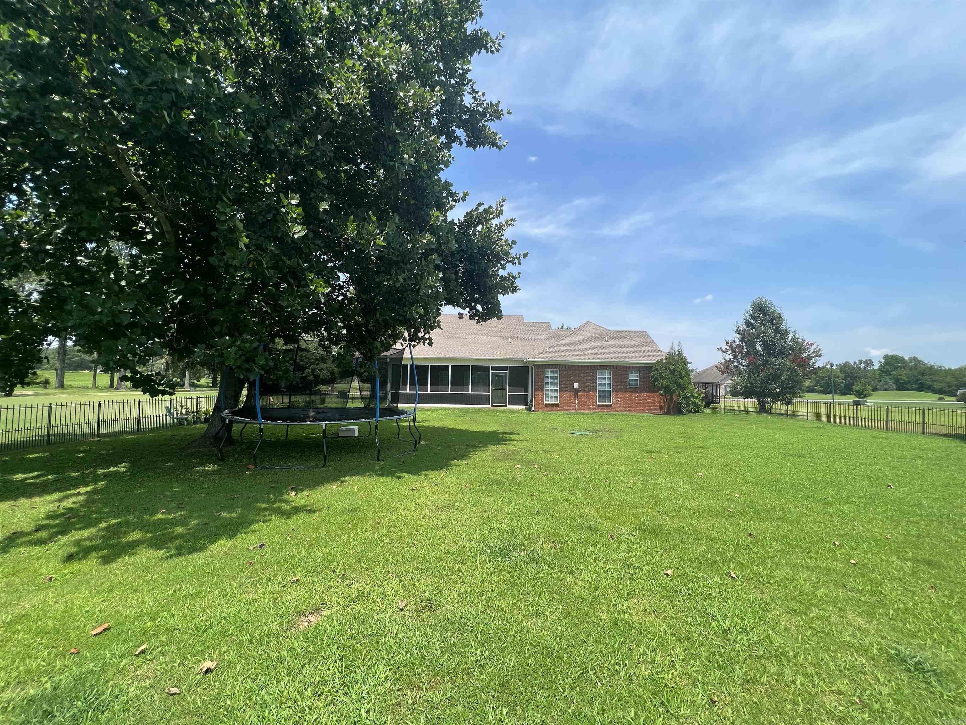 LOST CREEK - Residential