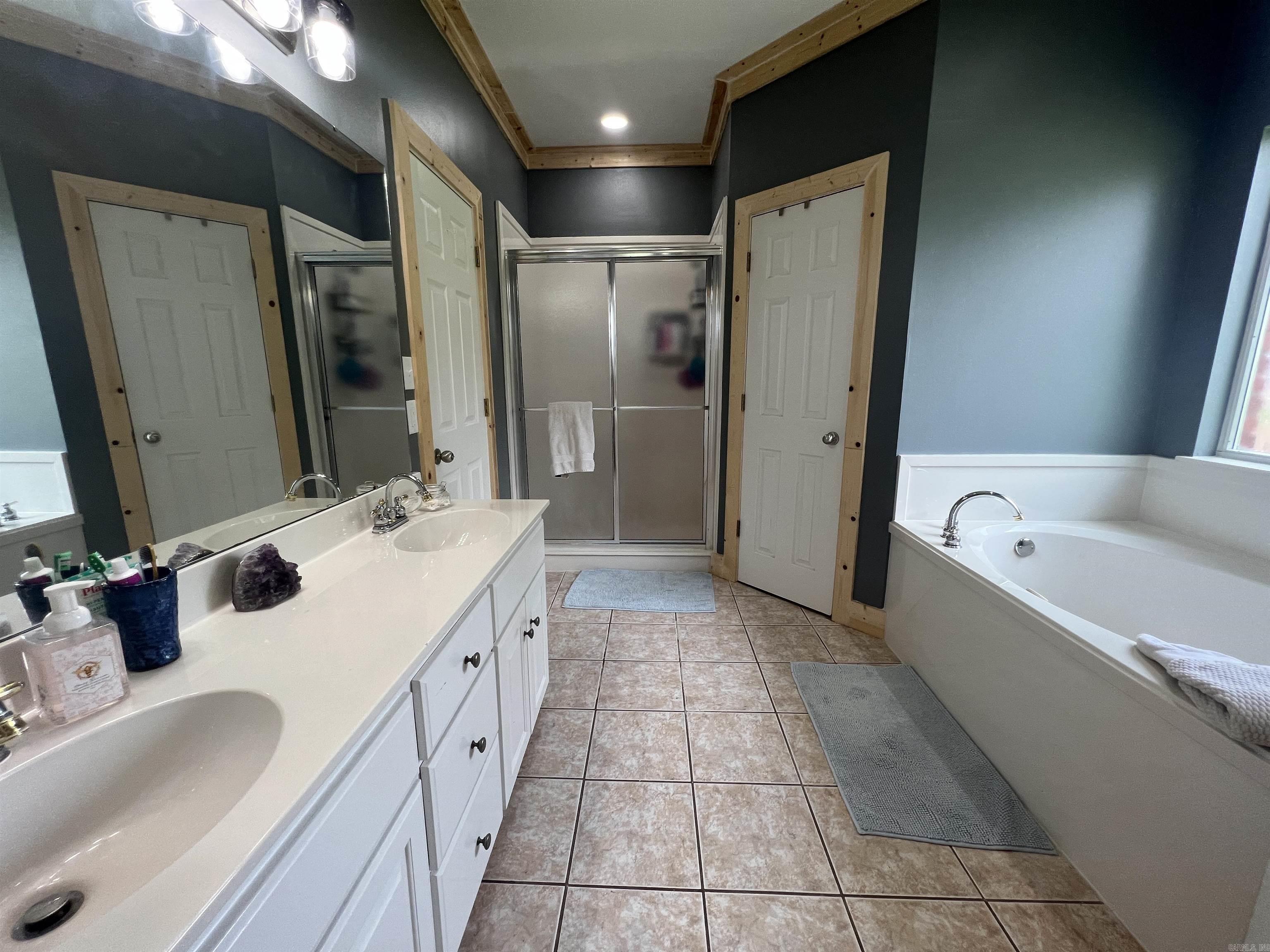 LOST CREEK - Residential