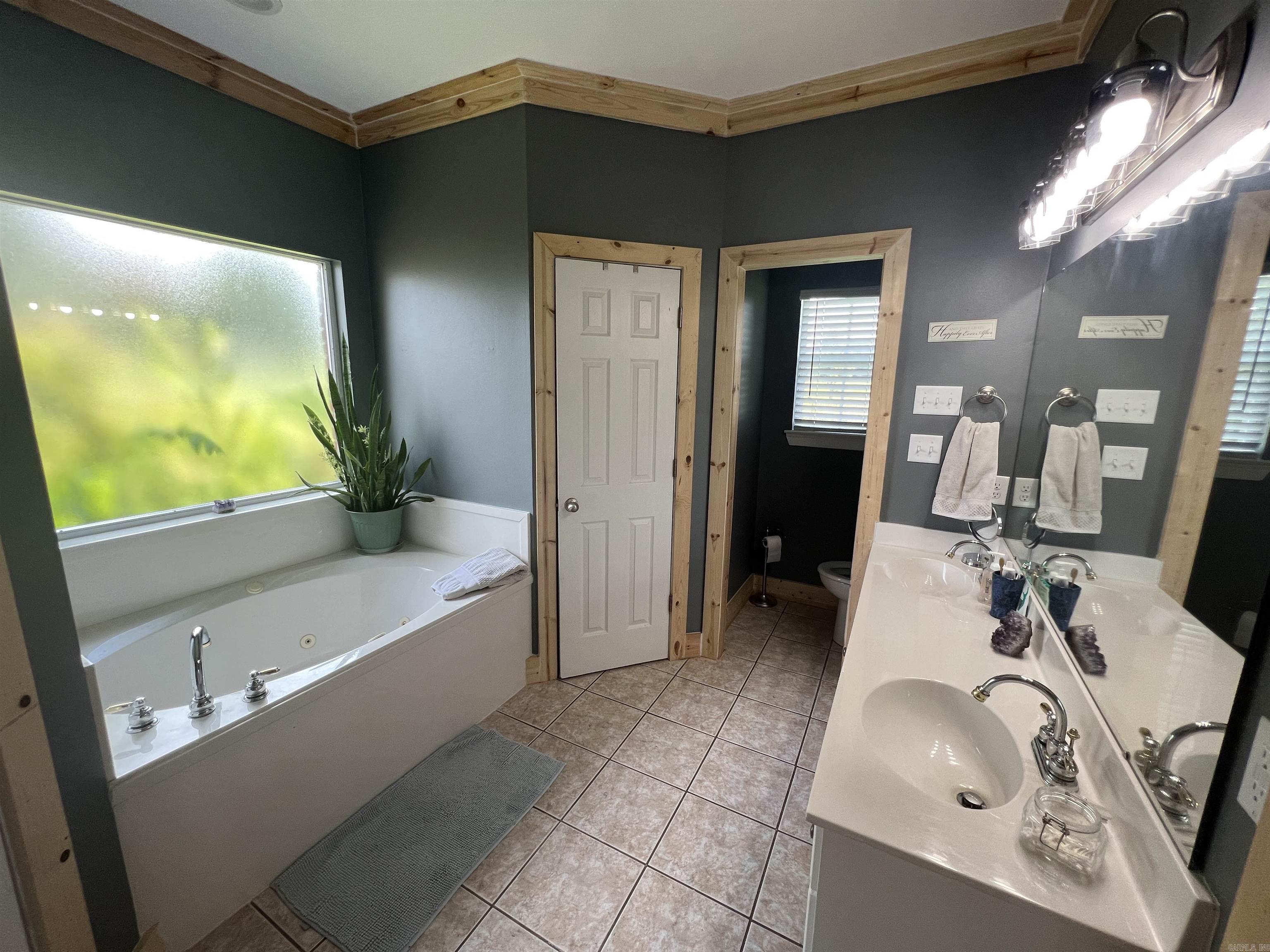 LOST CREEK - Residential