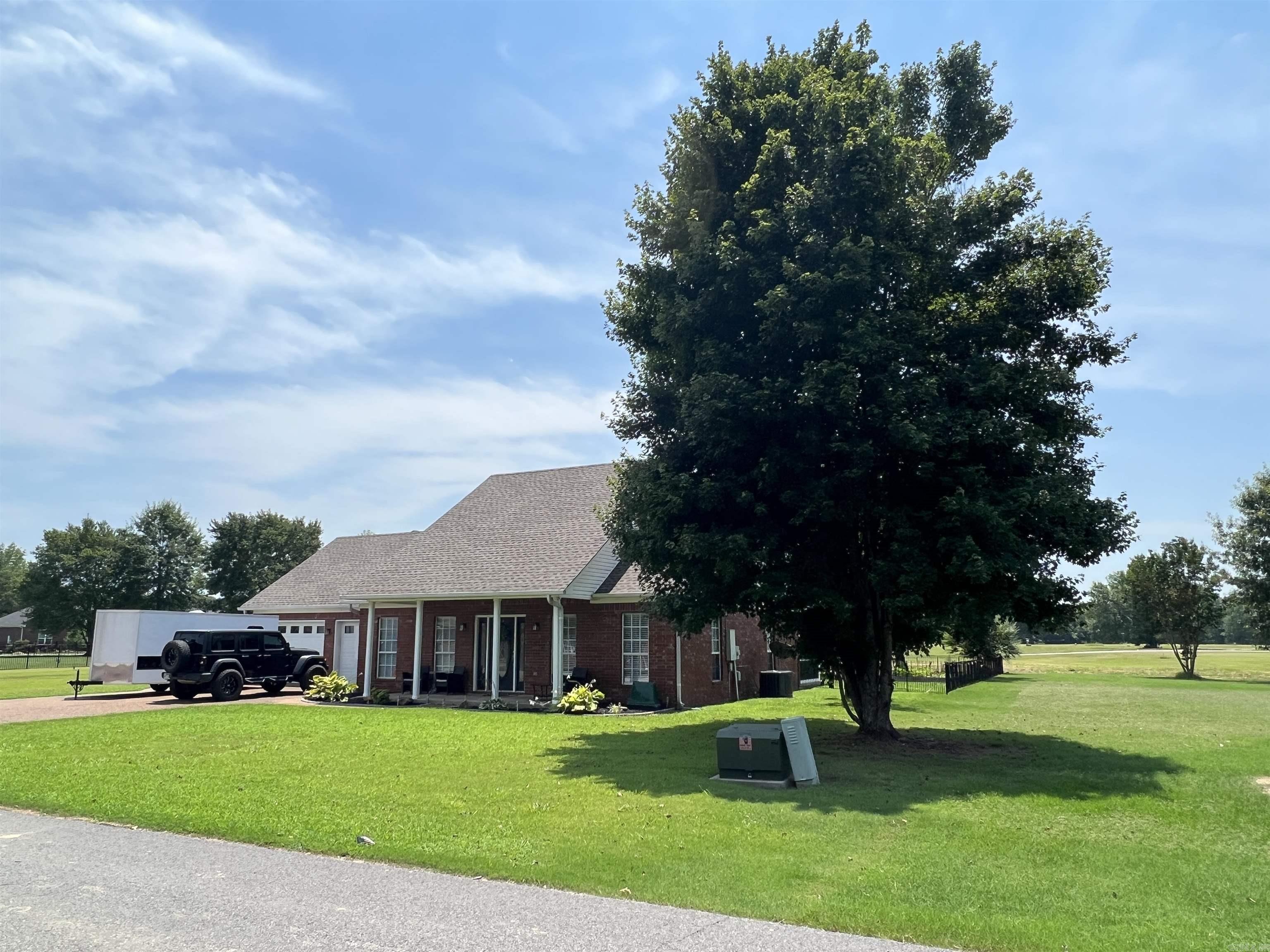 LOST CREEK - Residential