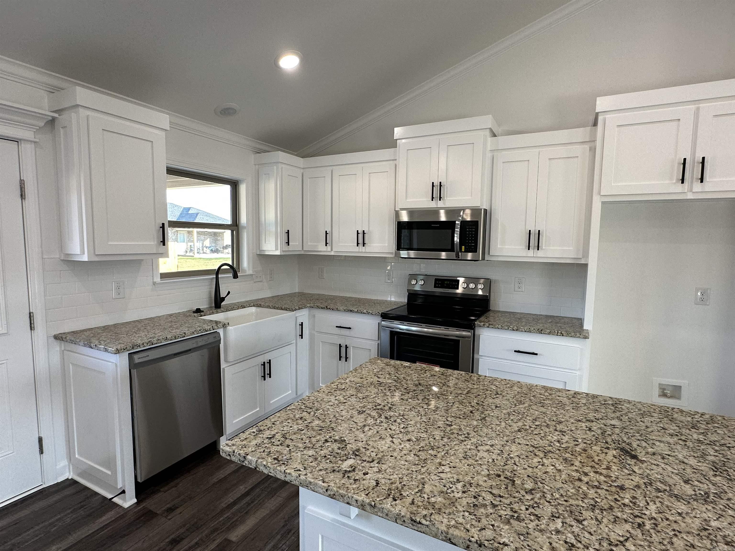 DEERFIELD ESTATES - Residential