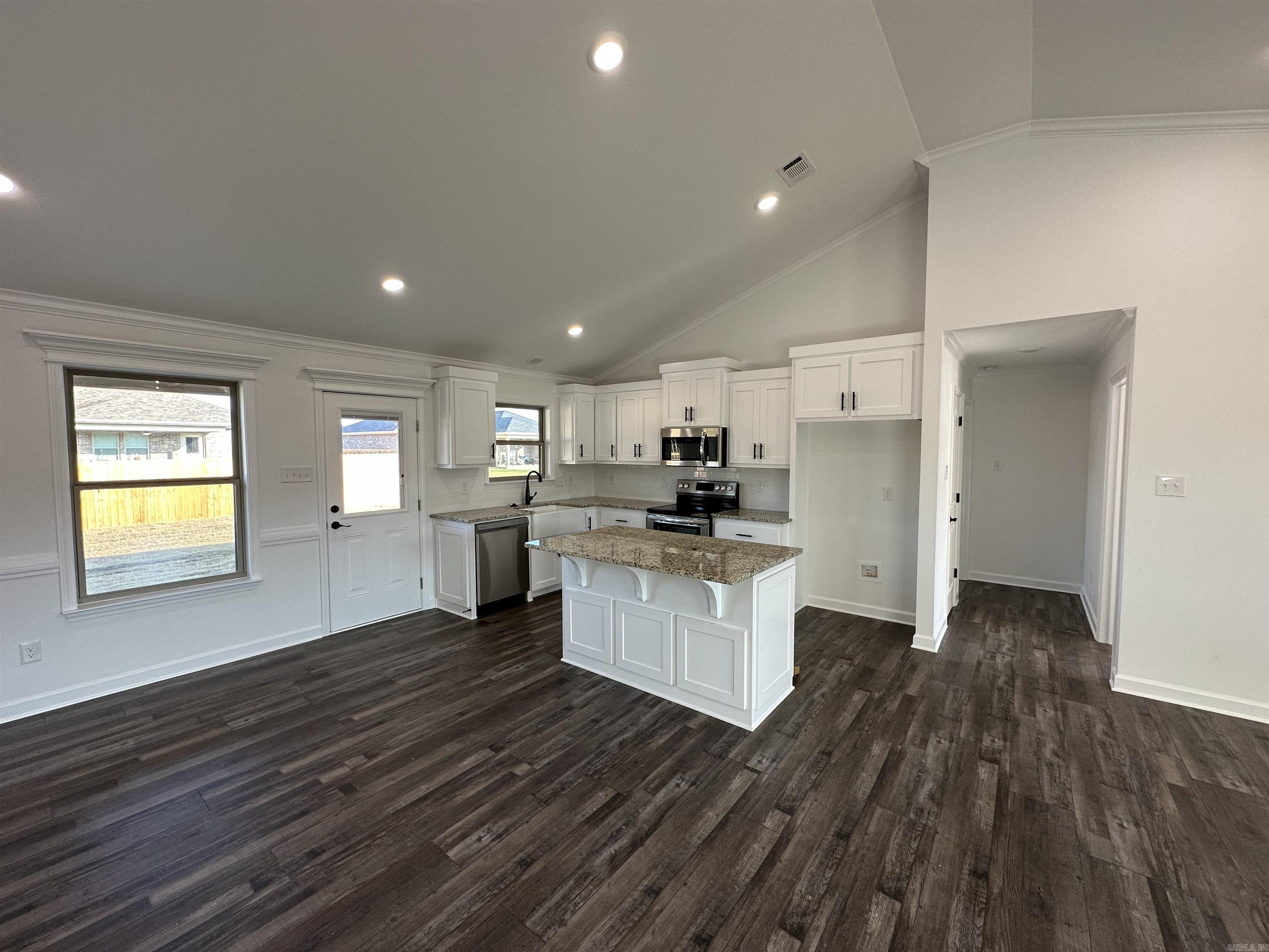 DEERFIELD ESTATES - Residential