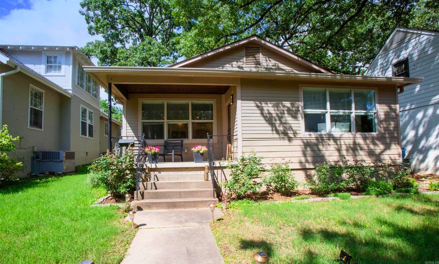 MOVE IN SPECIAL! HALF OFF FIRST MONTH'S RENT!! Charming Hillcrest cottage that is waiting for you to call home. This 3BD/2BA has been updated. Cute covered front porch. Living room opens up to eat-in-kitchen with a breakfast bar. Master bed has a walk-in closet and double sink in master bath. Laundry room has plenty of storage options. All appliances included. Close to shopping, dining, and much more! Call our office today to schedule an appointment. The lease for this property is flexible with a 3% increase after the first year. Income has to be 3x the amount of rent. This property does not accept section 8.