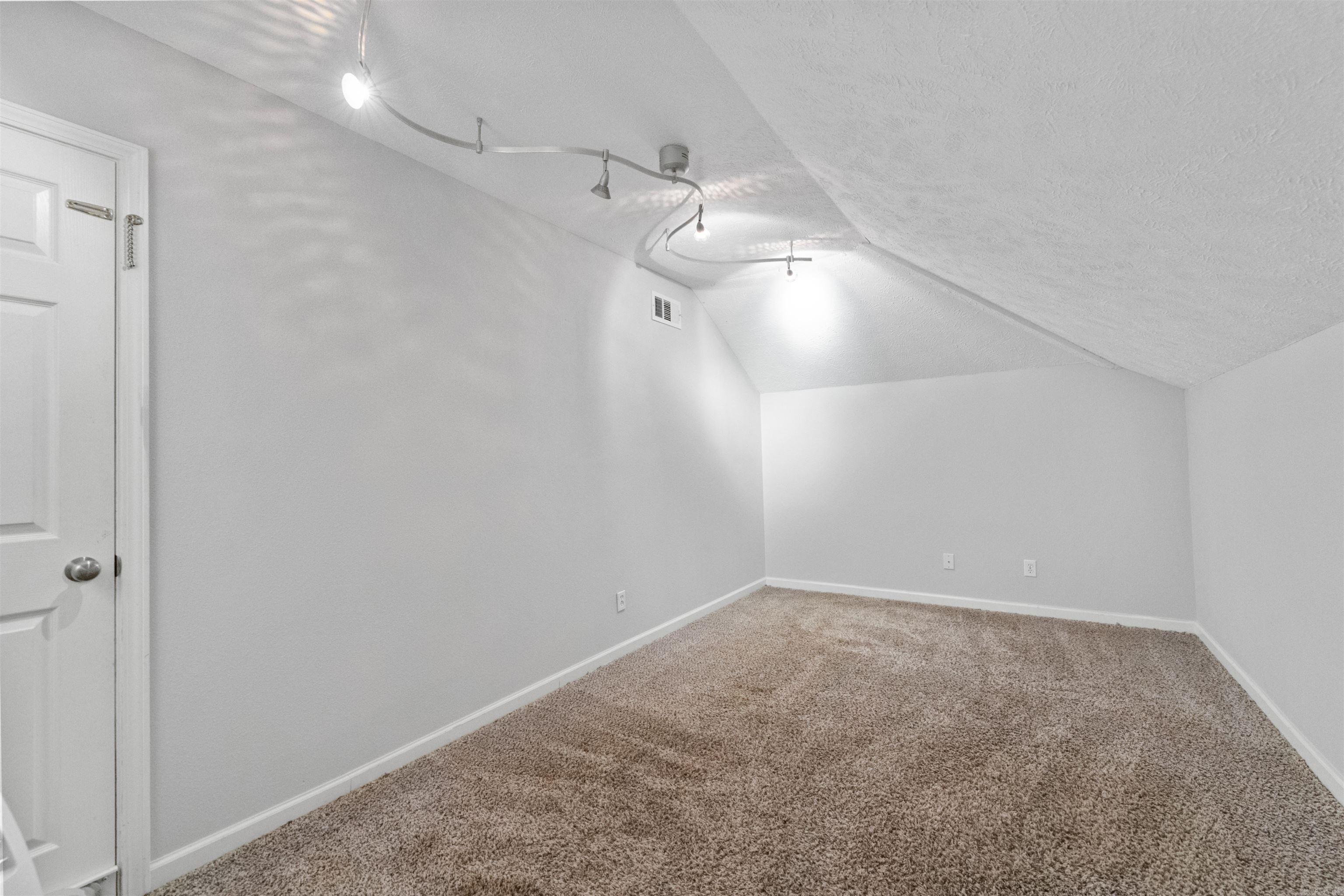 TURTLE CREEK - Residential