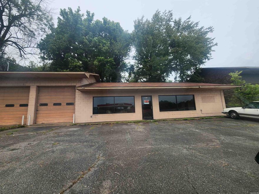 Building can be used for several different businesses.   Has 2 large Bay doors, new hvac, new 6 door cooler, new power brought into building.   Has large Bay windows & separate area for office or counter space.   Building would make an excellent auto repair, small engine, smoke shop, beer & wine,  indoor storage temp controlled storage and more. All the new items stay with the property. Possibilities are endless!  Call today for a tour. Owner will owner finance with a 50% now down and balance, with interest after Dec. 31.  Seller is Negotiable as well. Send all offers today!