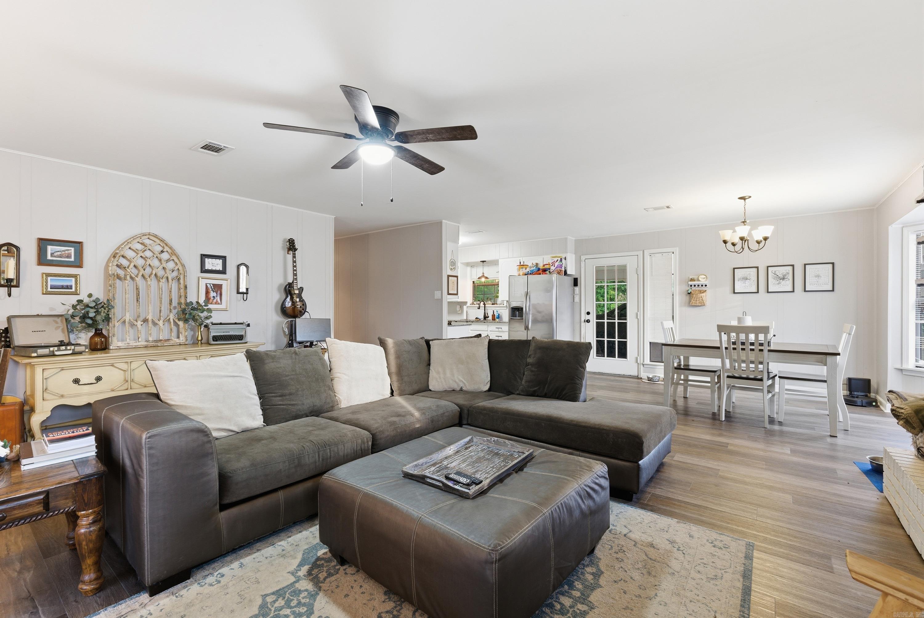 RANCH ESTATE - Residential