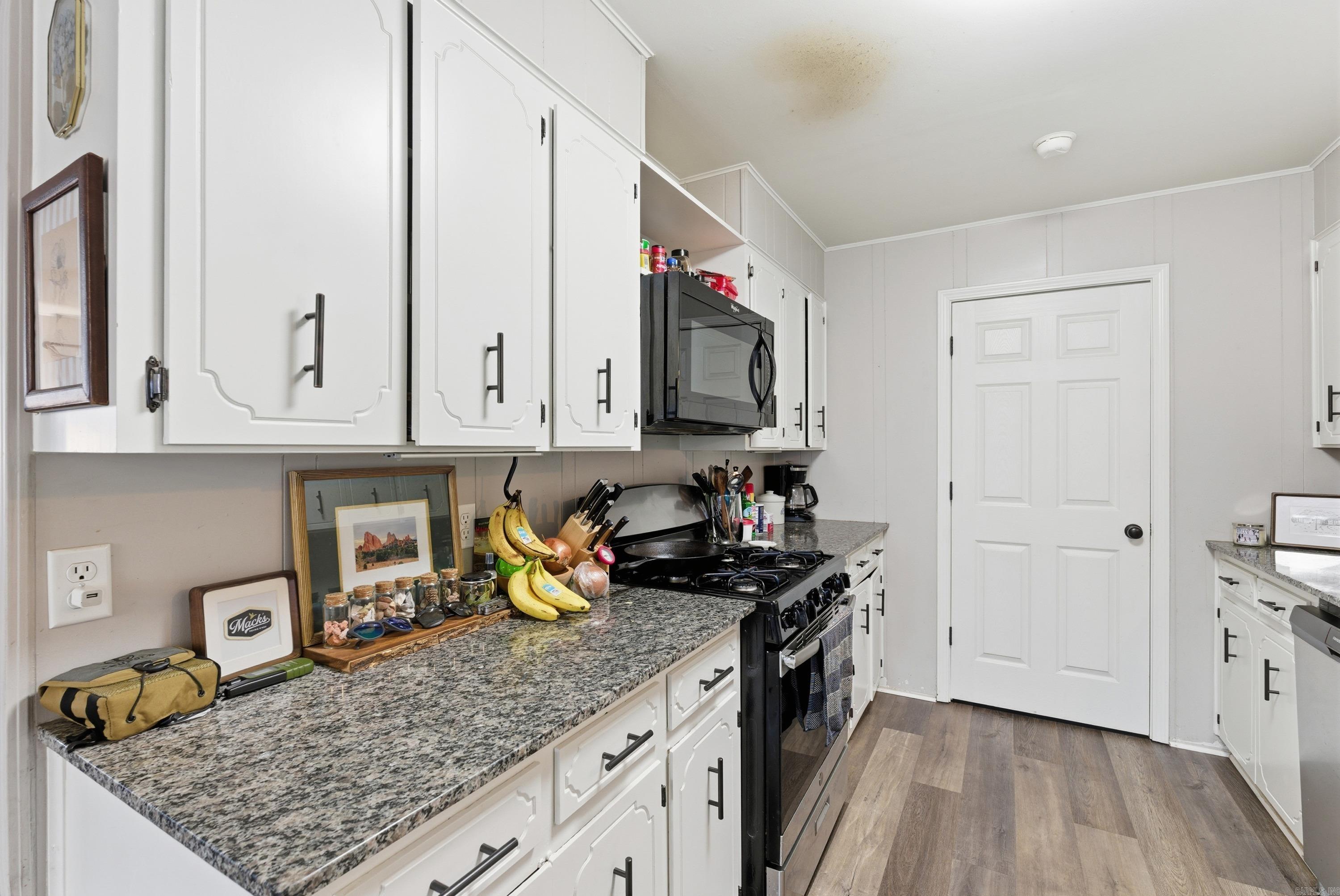 RANCH ESTATE - Residential