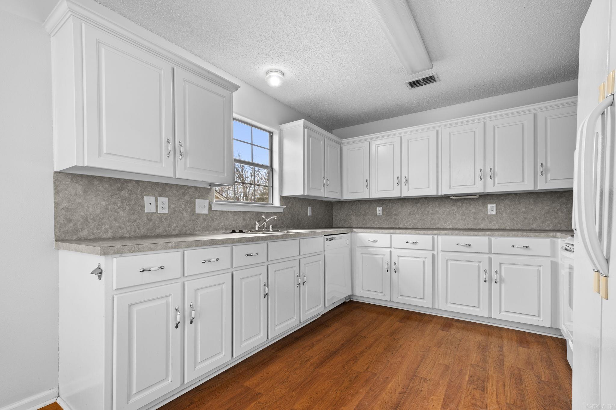 SANDALWOOD - Residential