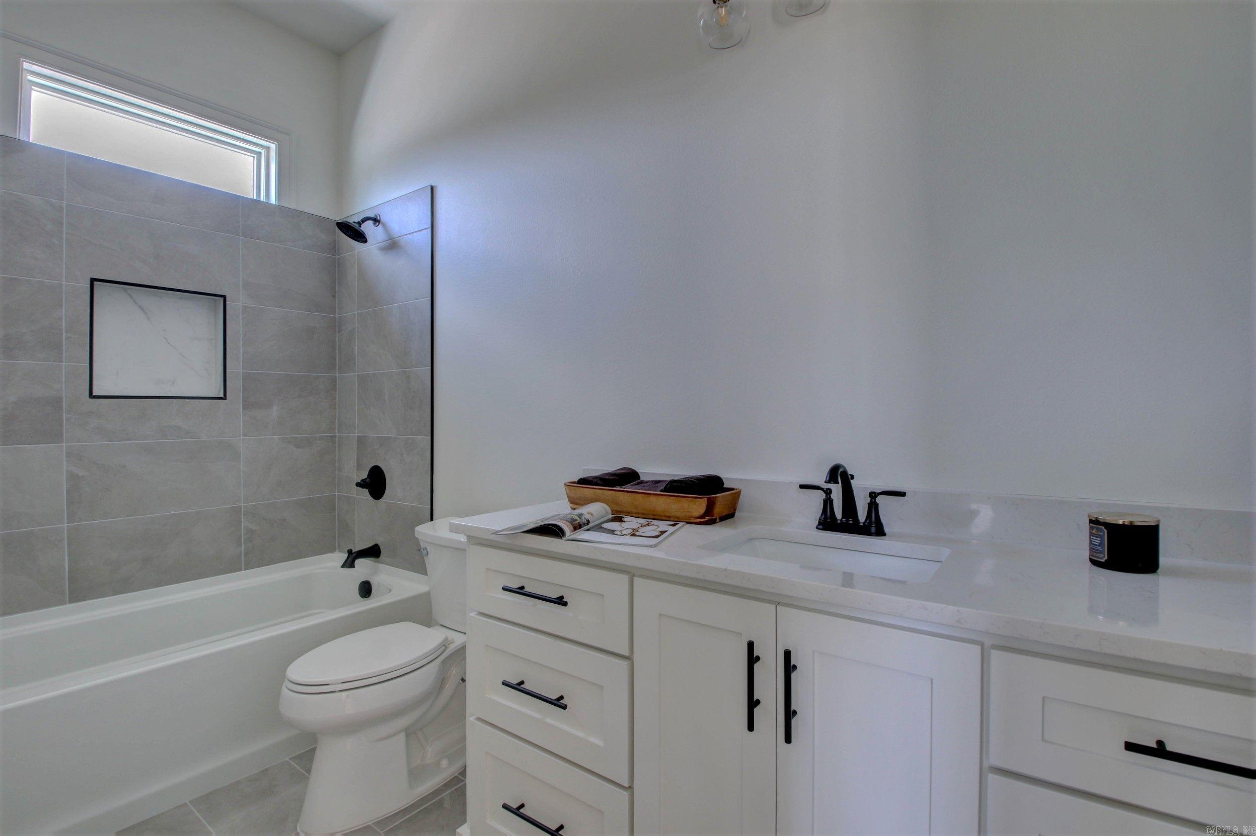 MERGERON COURT - Residential