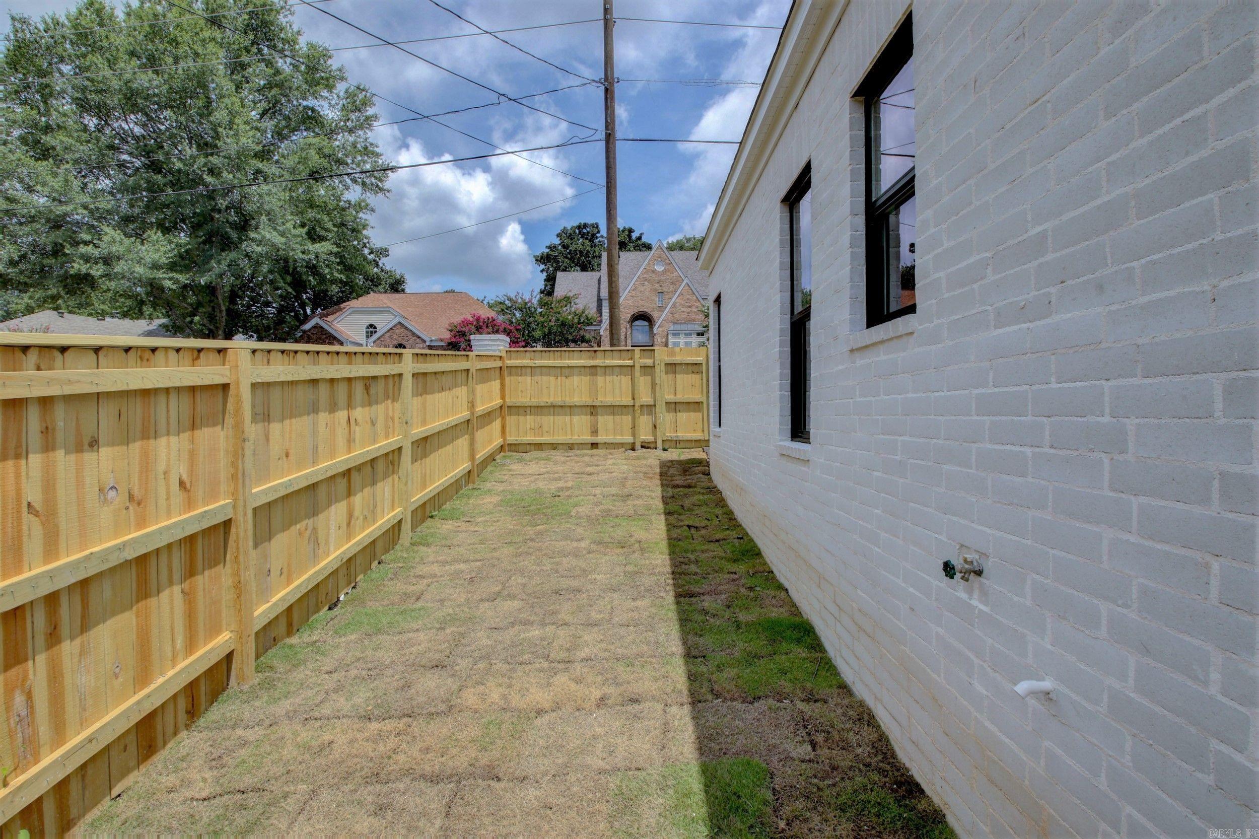 MERGERON COURT - Residential