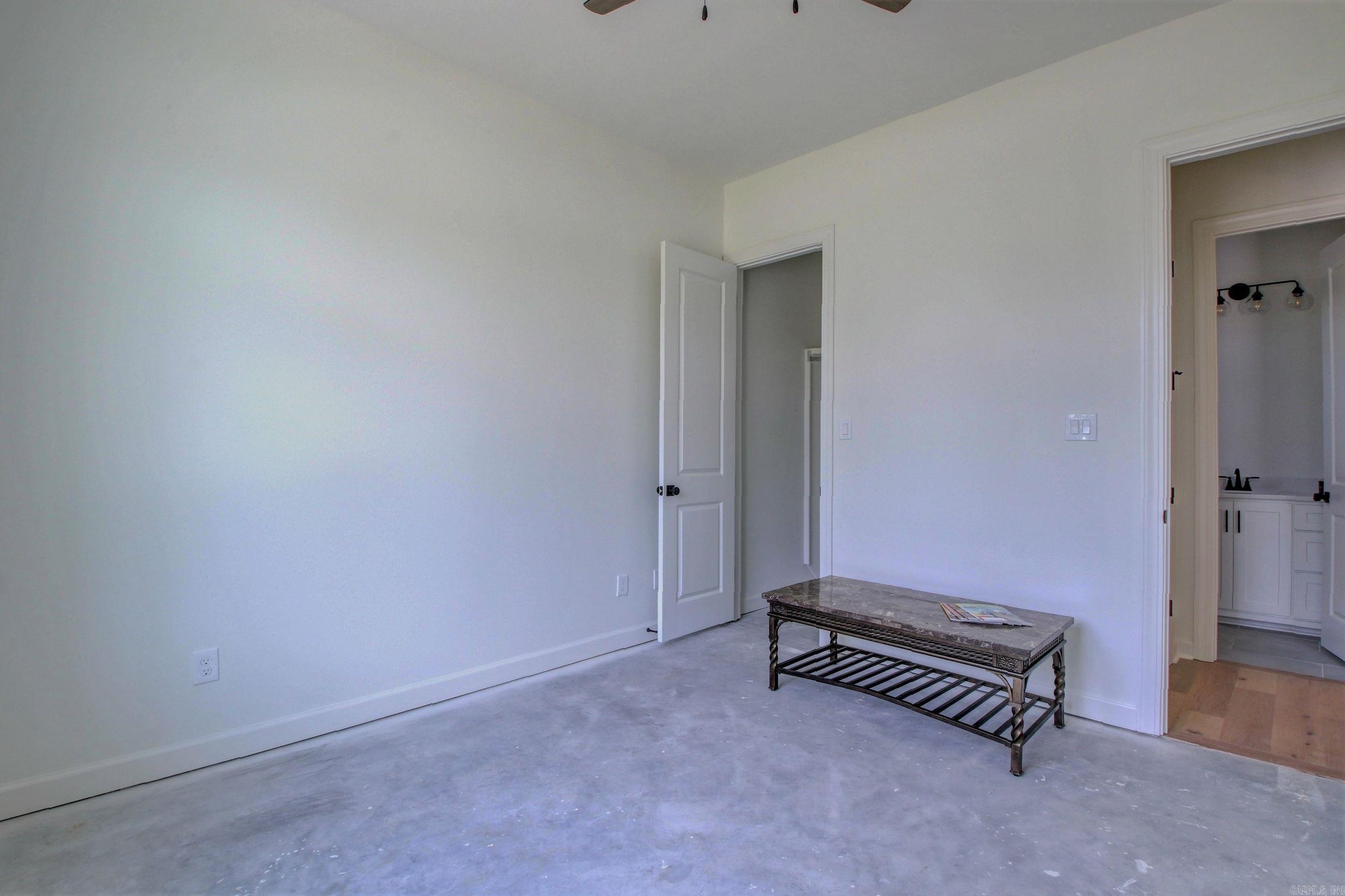 MERGERON COURT - Residential