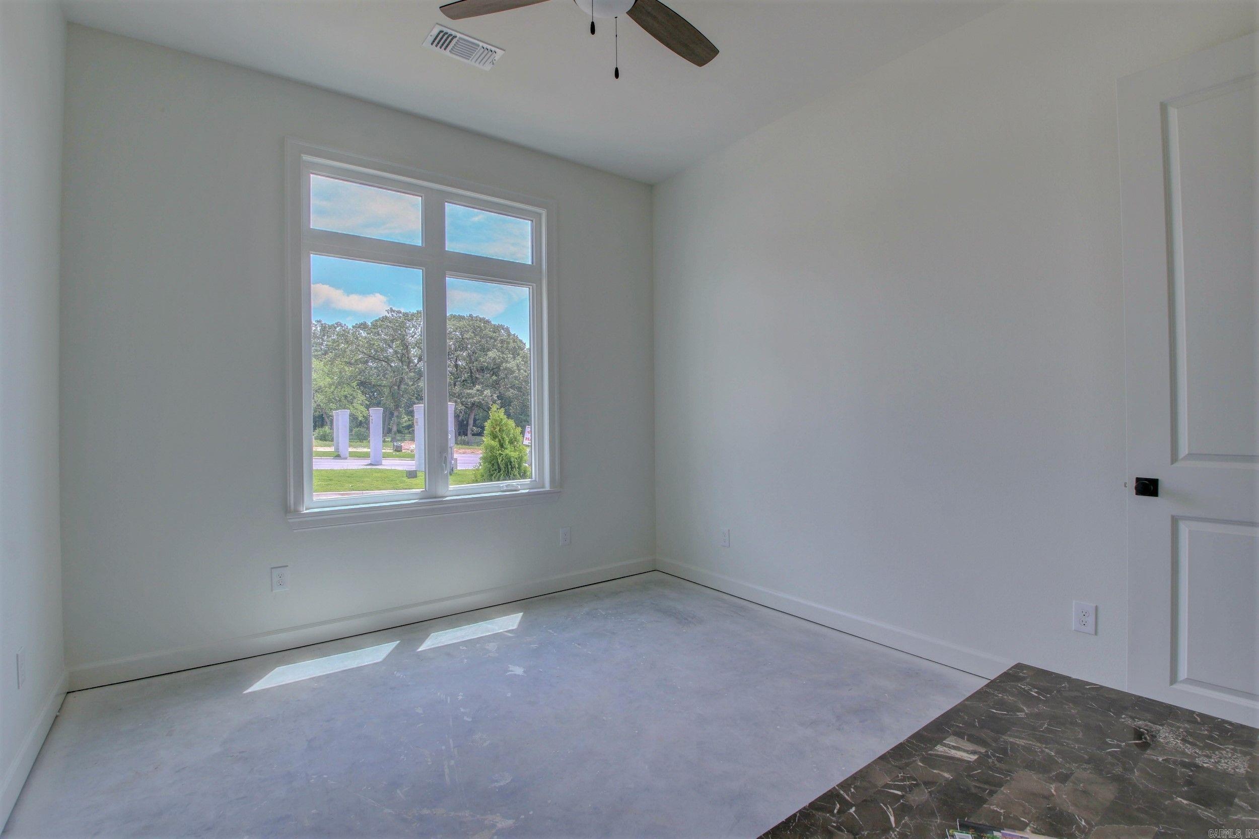 MERGERON COURT - Residential