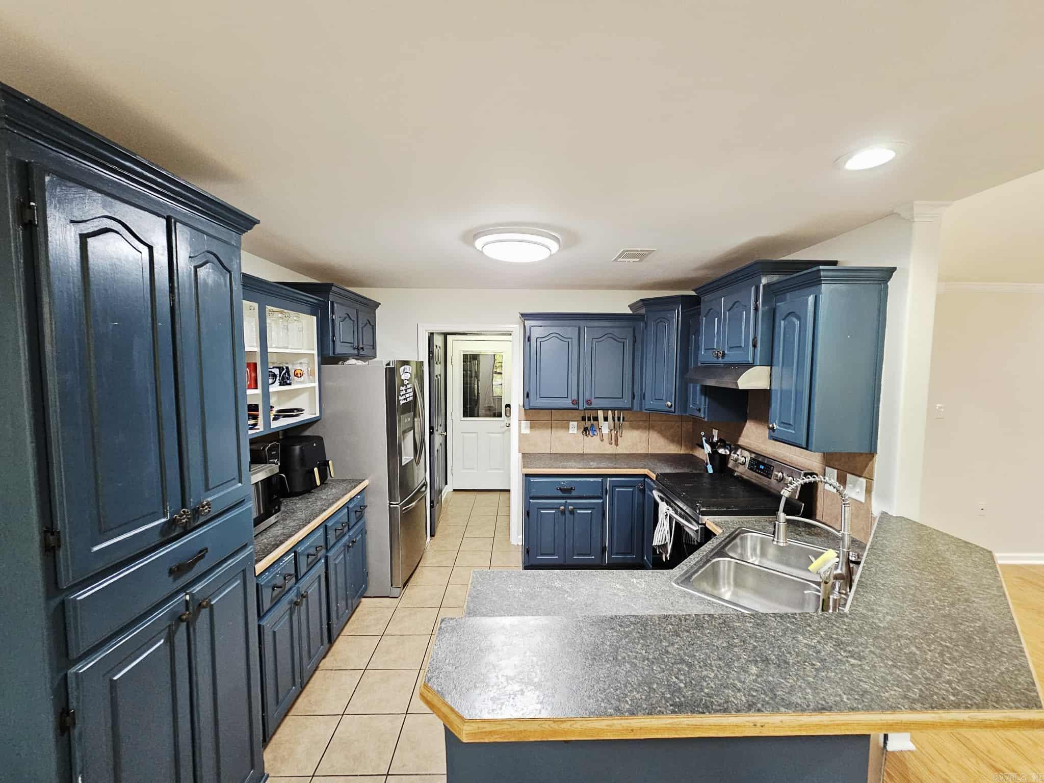 WEATHERING HEIGHTS - Residential