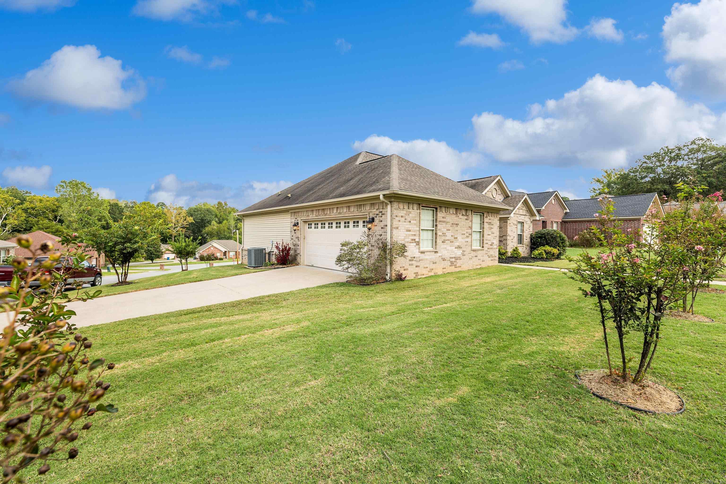 OAKTREE PLACE - Residential