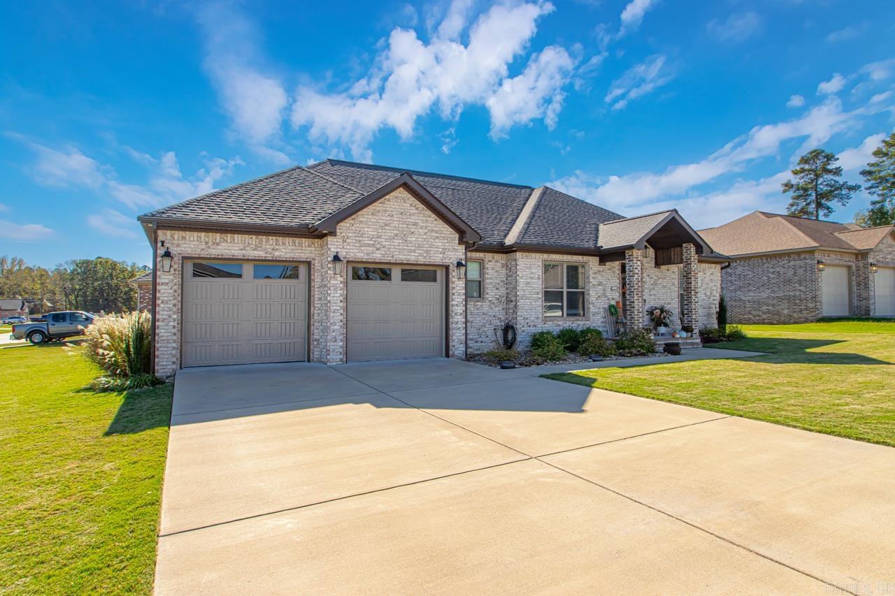 LEGACY POINTE - Residential