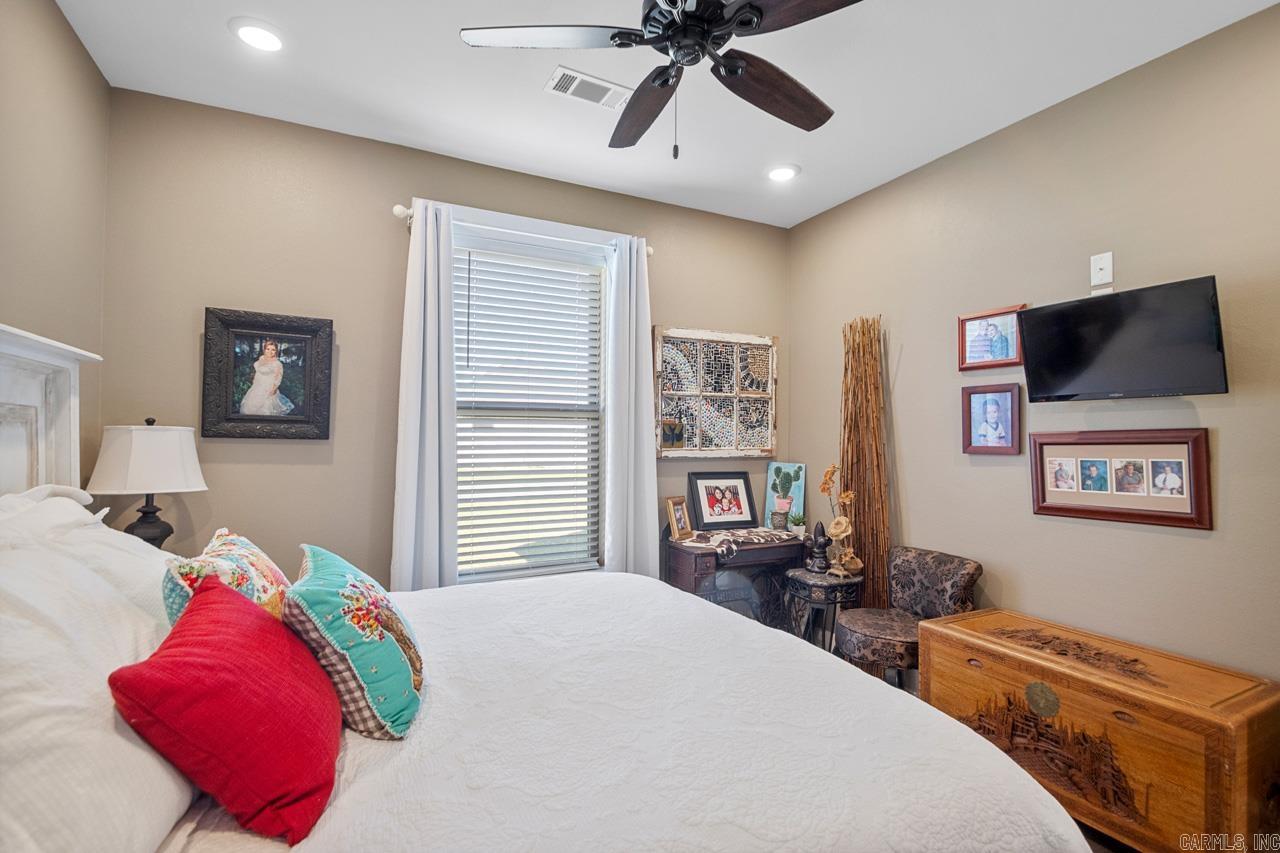 LEGACY POINTE - Residential