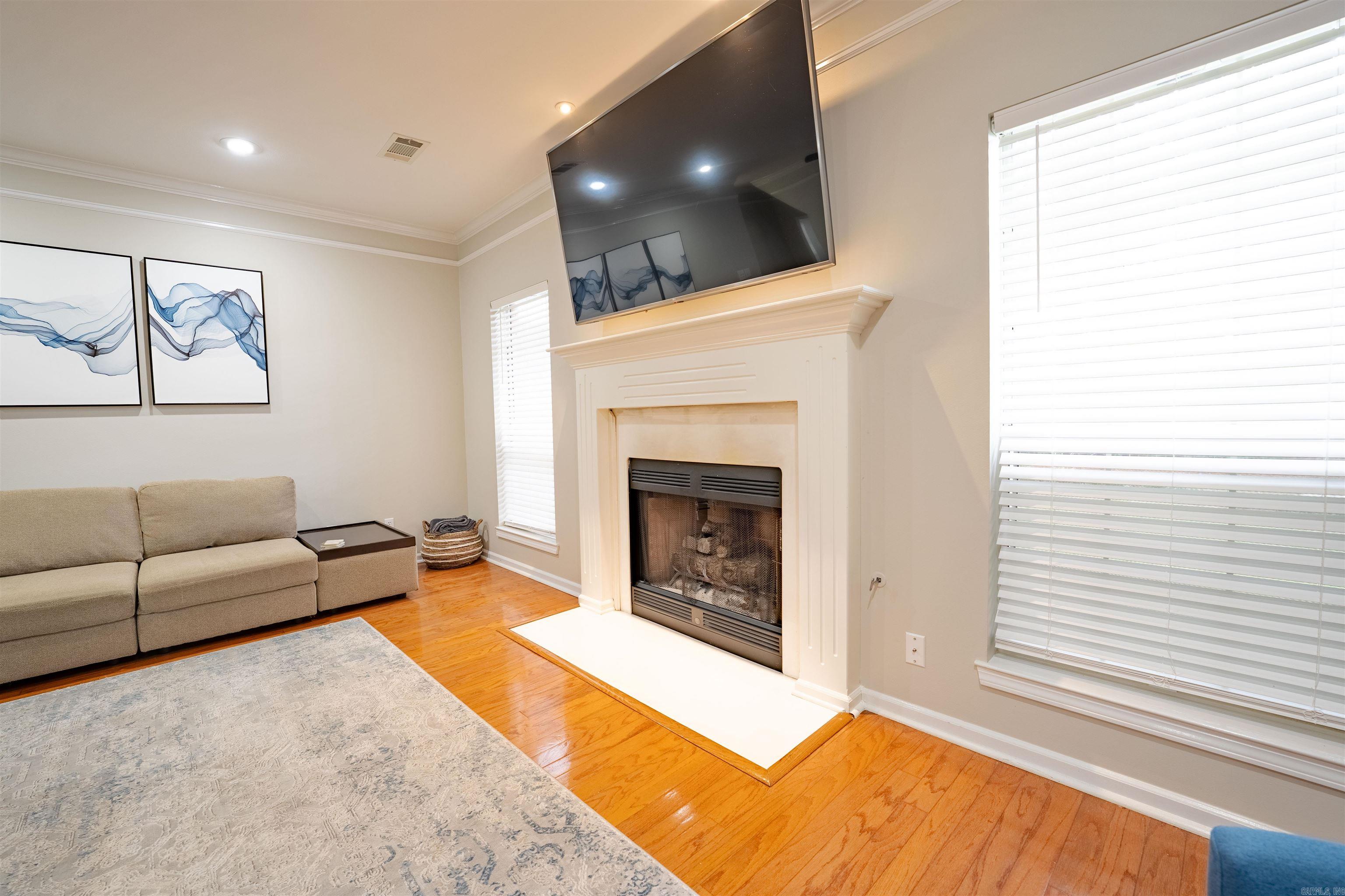 FOXWOOD J - Residential