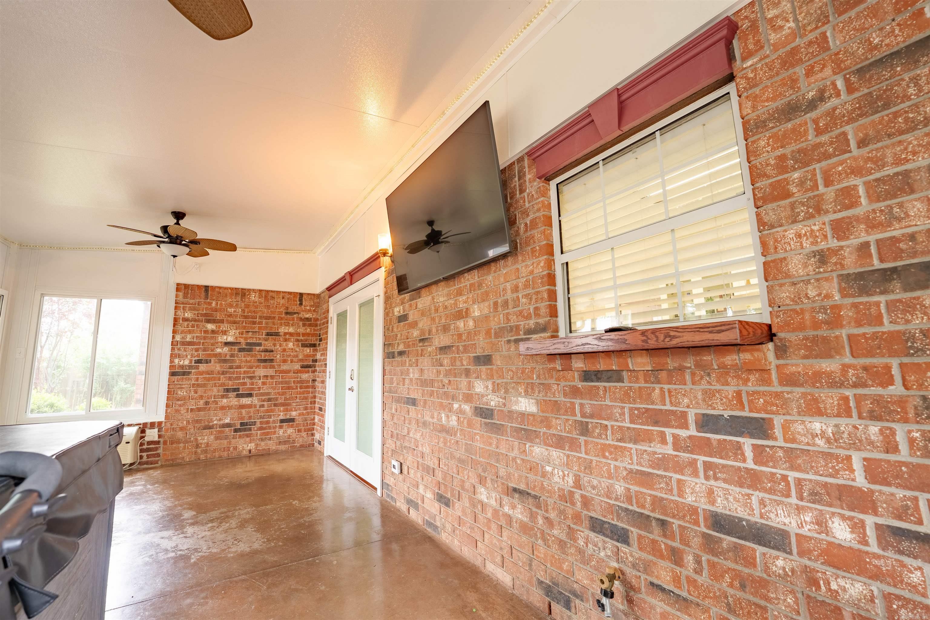 FOXWOOD J - Residential