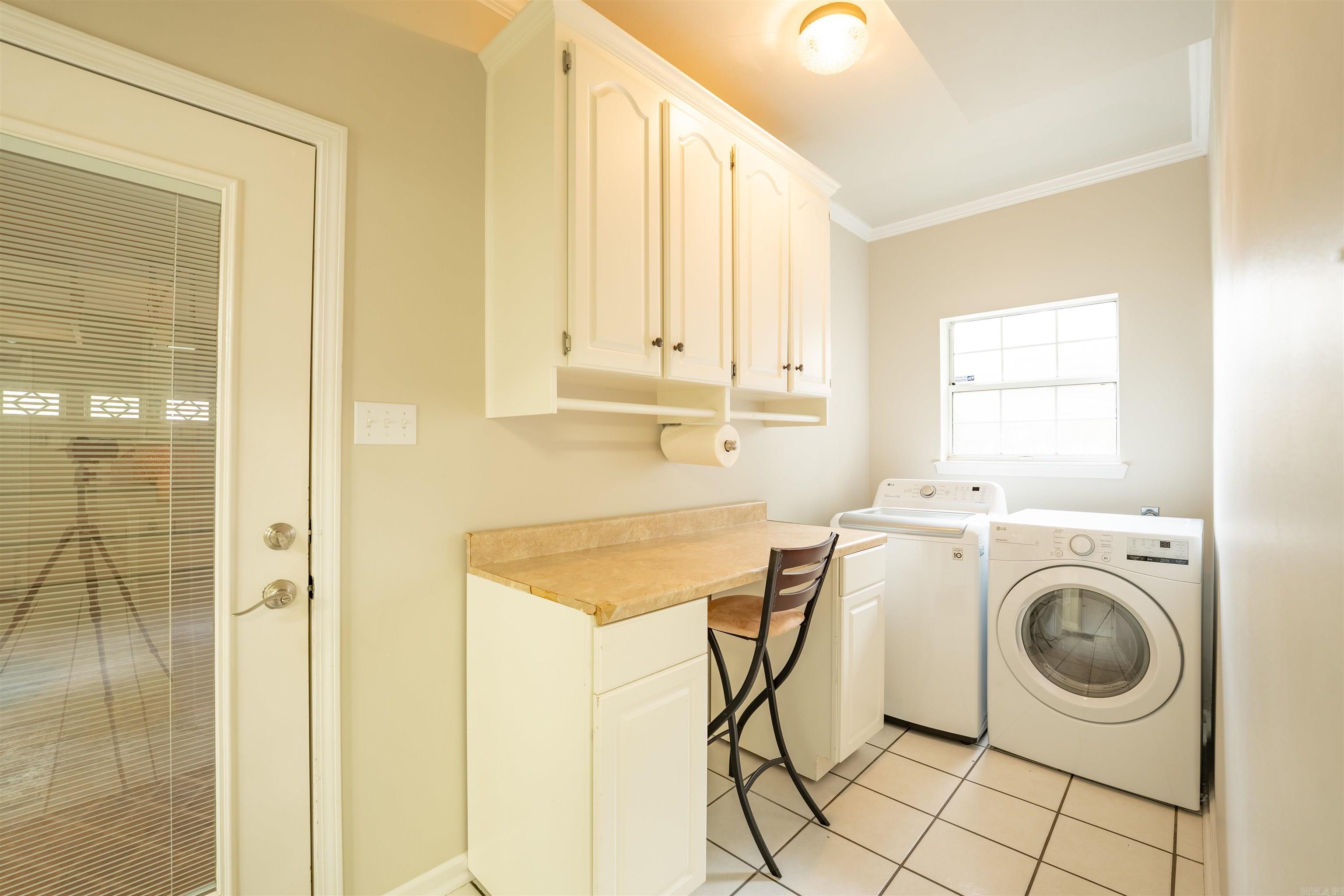 FOXWOOD J - Residential