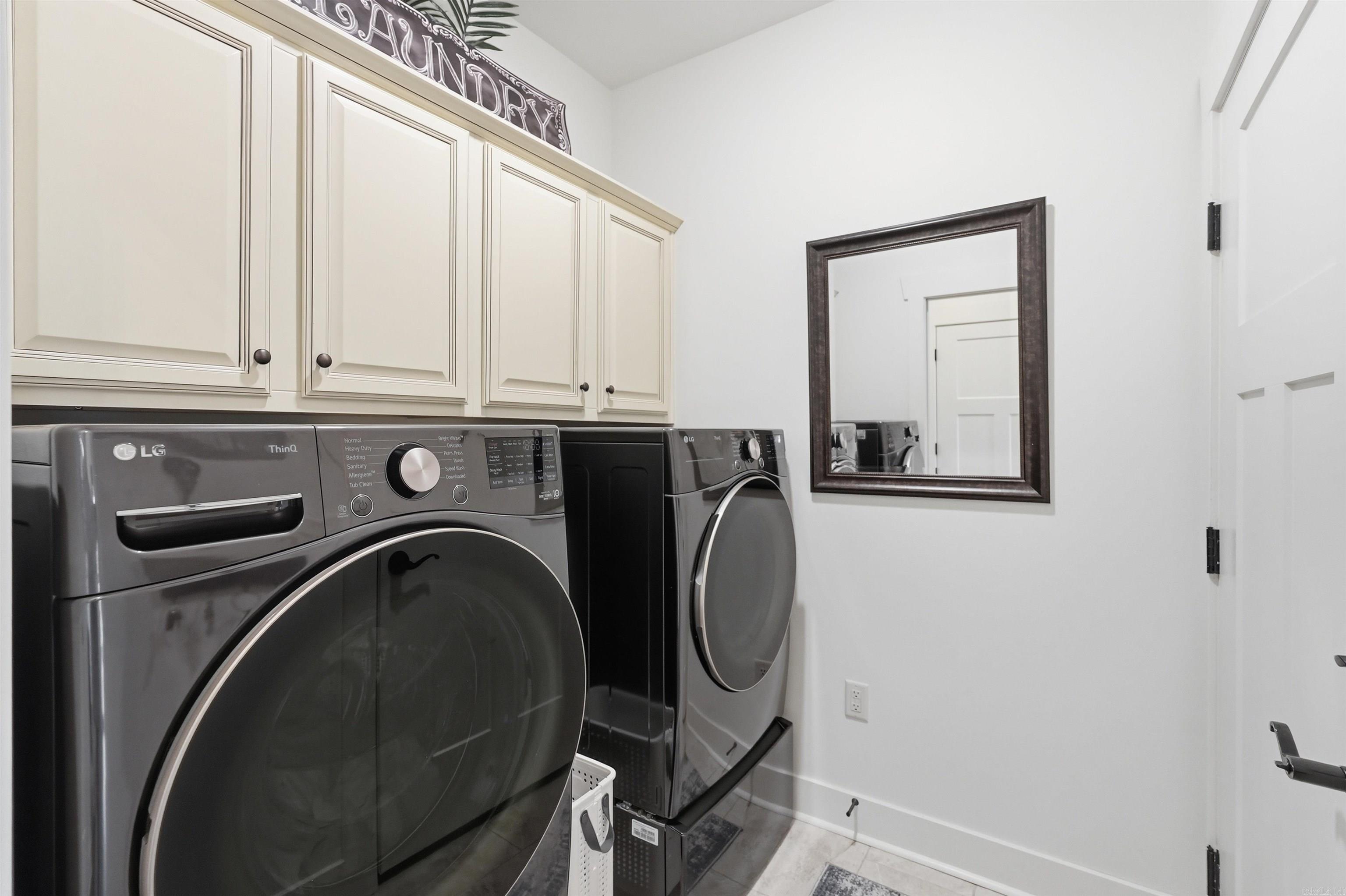 HOMES OF STONEBROOK COVE (THE) - Residential