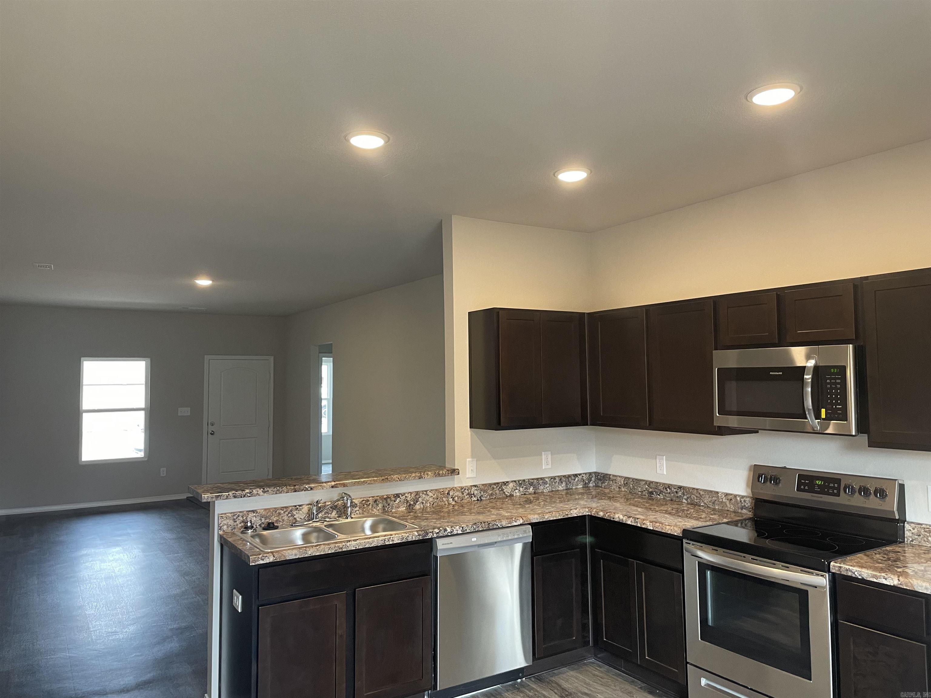 CYPRESS BEND AT WHITE OAK CROSSI - Residential