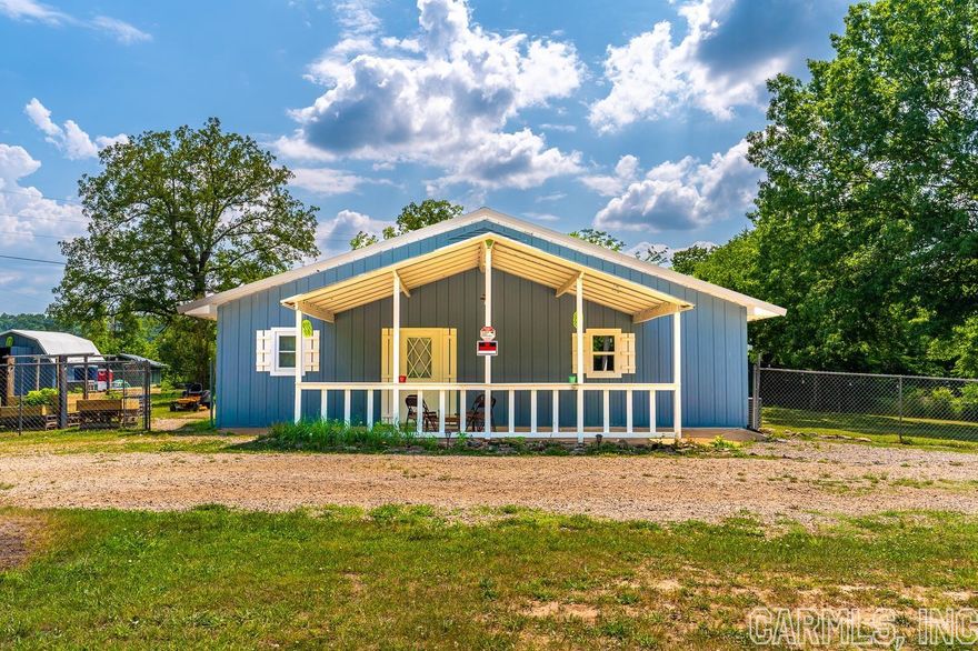 Welcome to Market 58 Chapman Road of Hardy, Arkansas within the Cherokee Village/Highland School District. A 2,376 sf Ranchette with 4 bedrooms, 2 bath rooms, open living room/kitchen, and two bonus rooms situated on +/- 1.21 chain fenced acres lot. Conveniently located near favorite local amenities and the heart of Hardy.