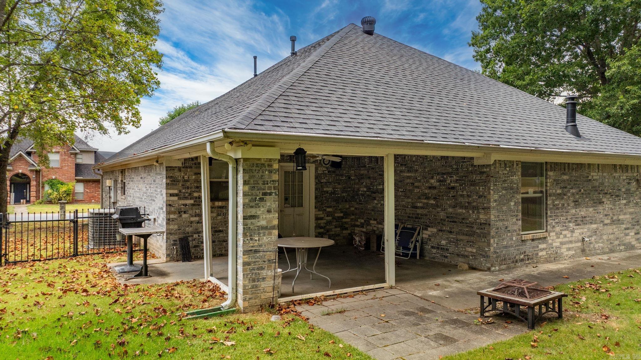 COUNTRY CLUB OF ARK THE - Residential