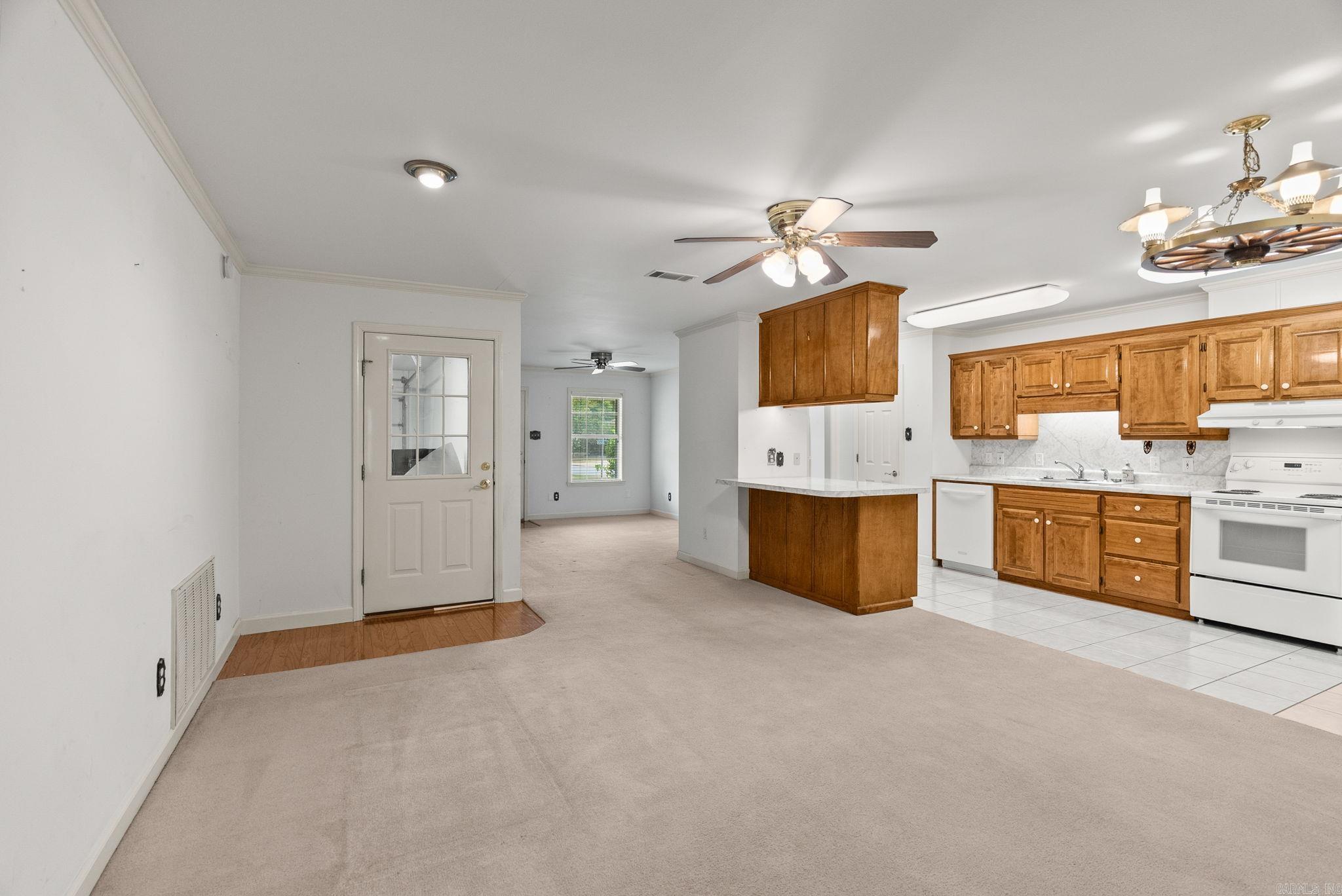 COUNTRY CLUB OF ARK THE - Residential