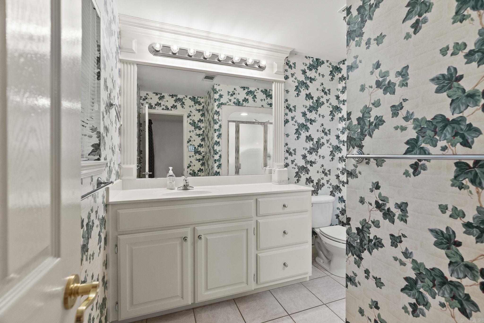 COUNTRY CLUB OF ARK THE - Residential