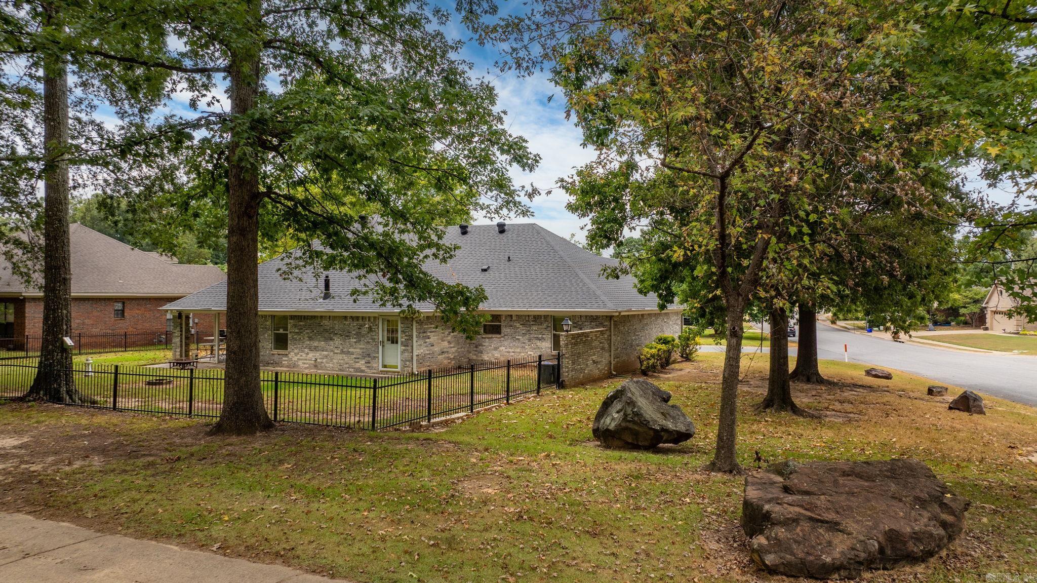 COUNTRY CLUB OF ARK THE - Residential